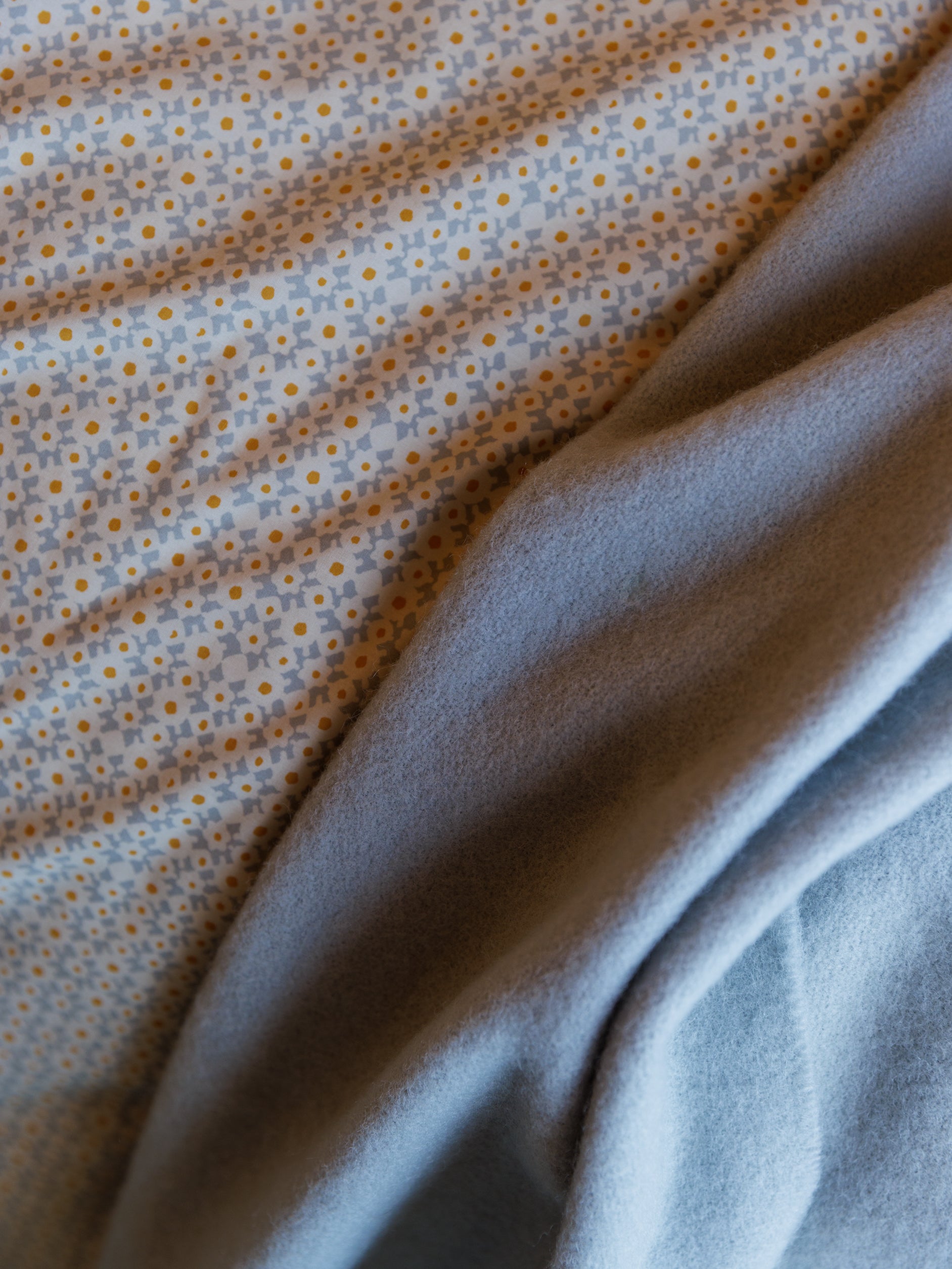 Wool Blanket Puddle / Medium