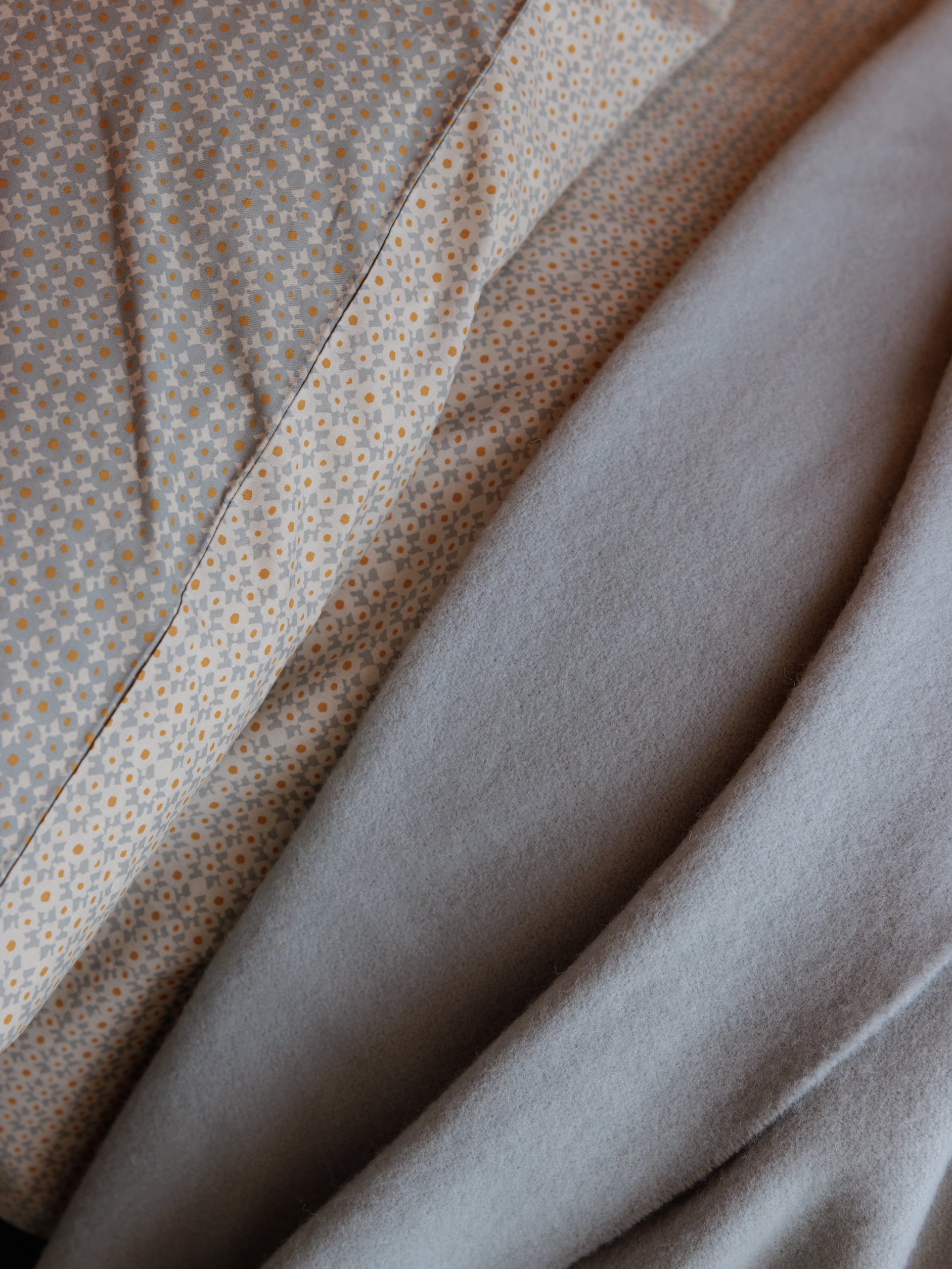 Wool Blanket Puddle / Small