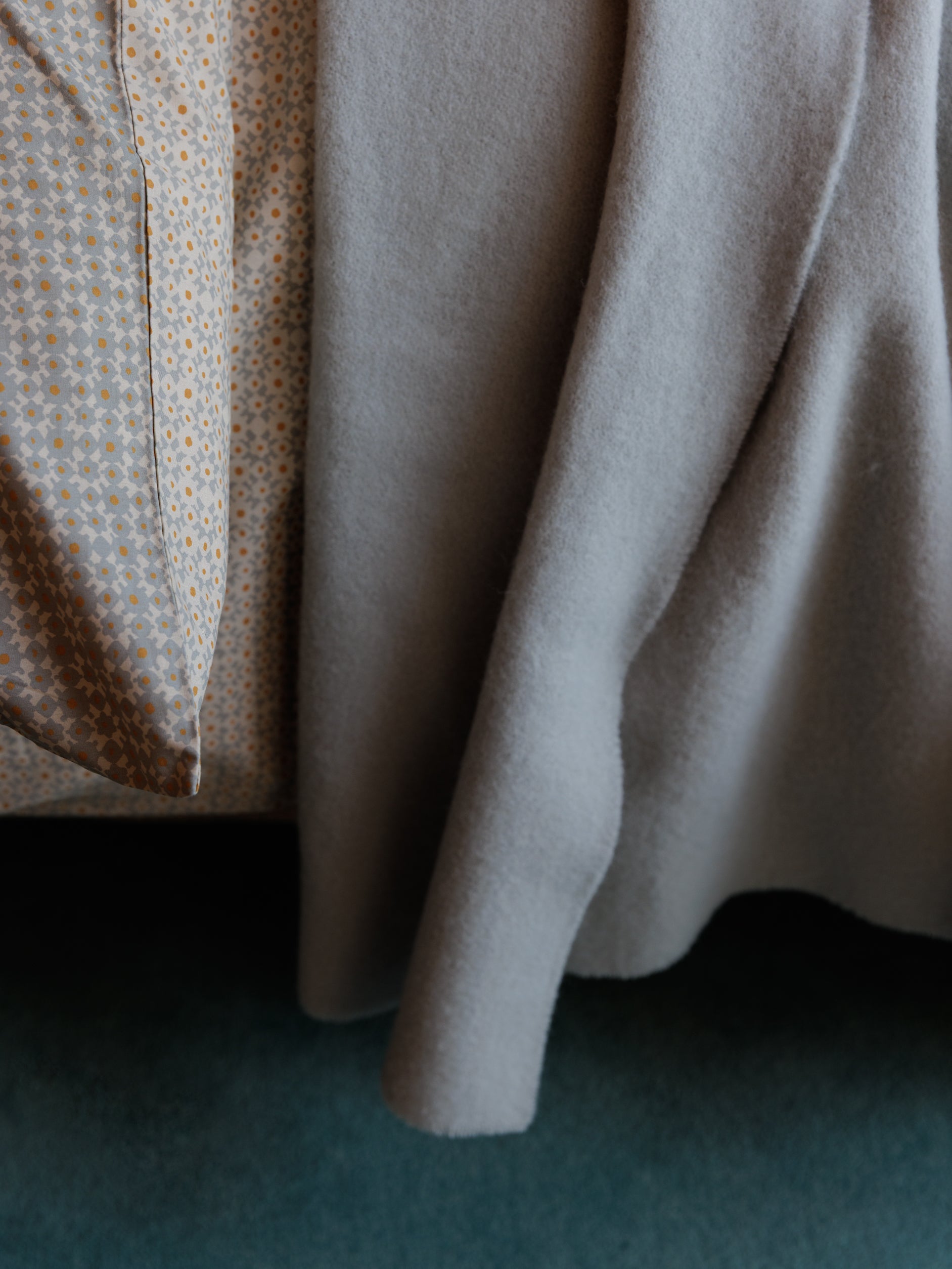 Wool Blanket Puddle / Small
