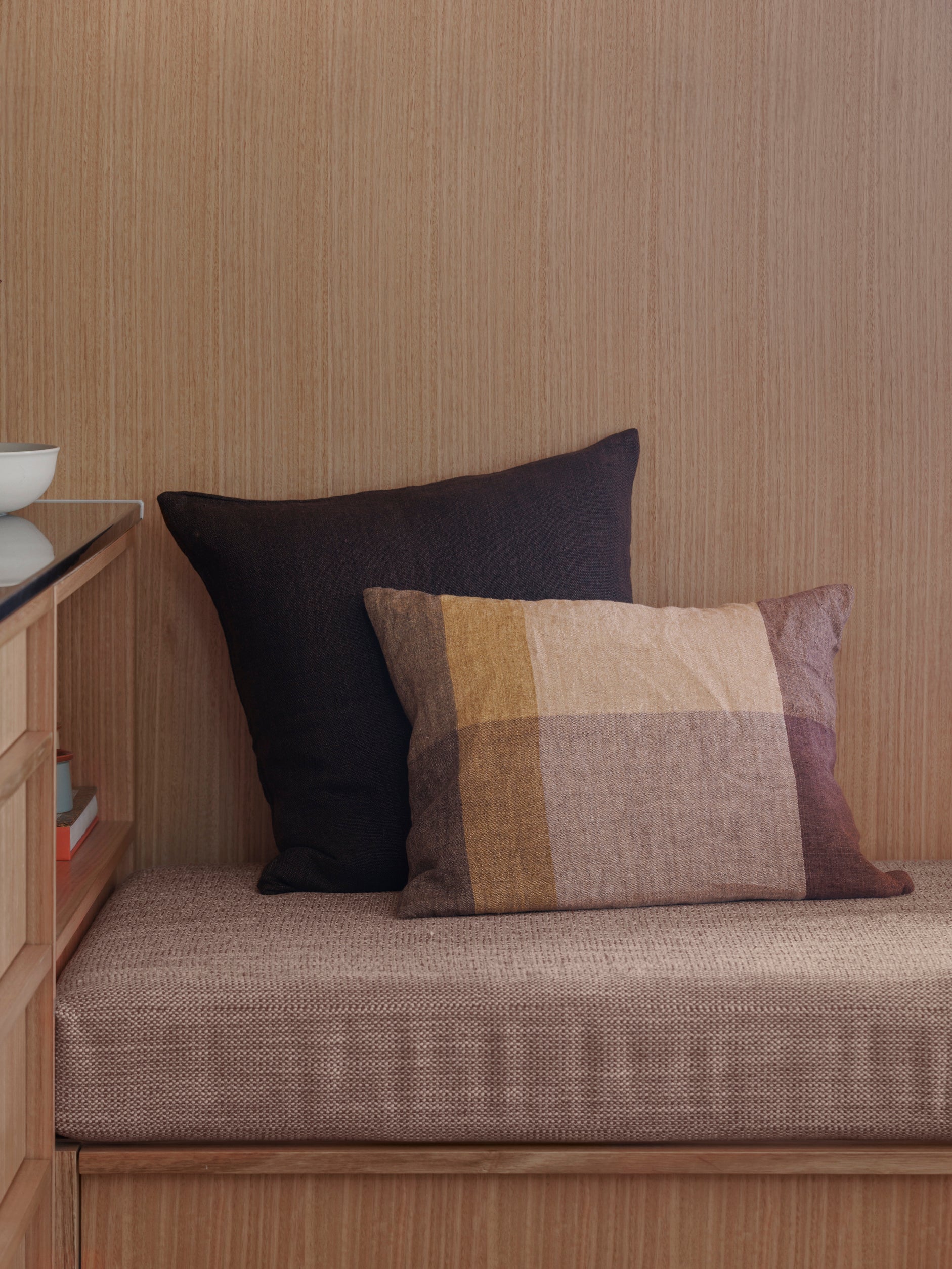 Morandi Handwoven Linen Cushion Cover Sultana/Multi / 55x45cm
