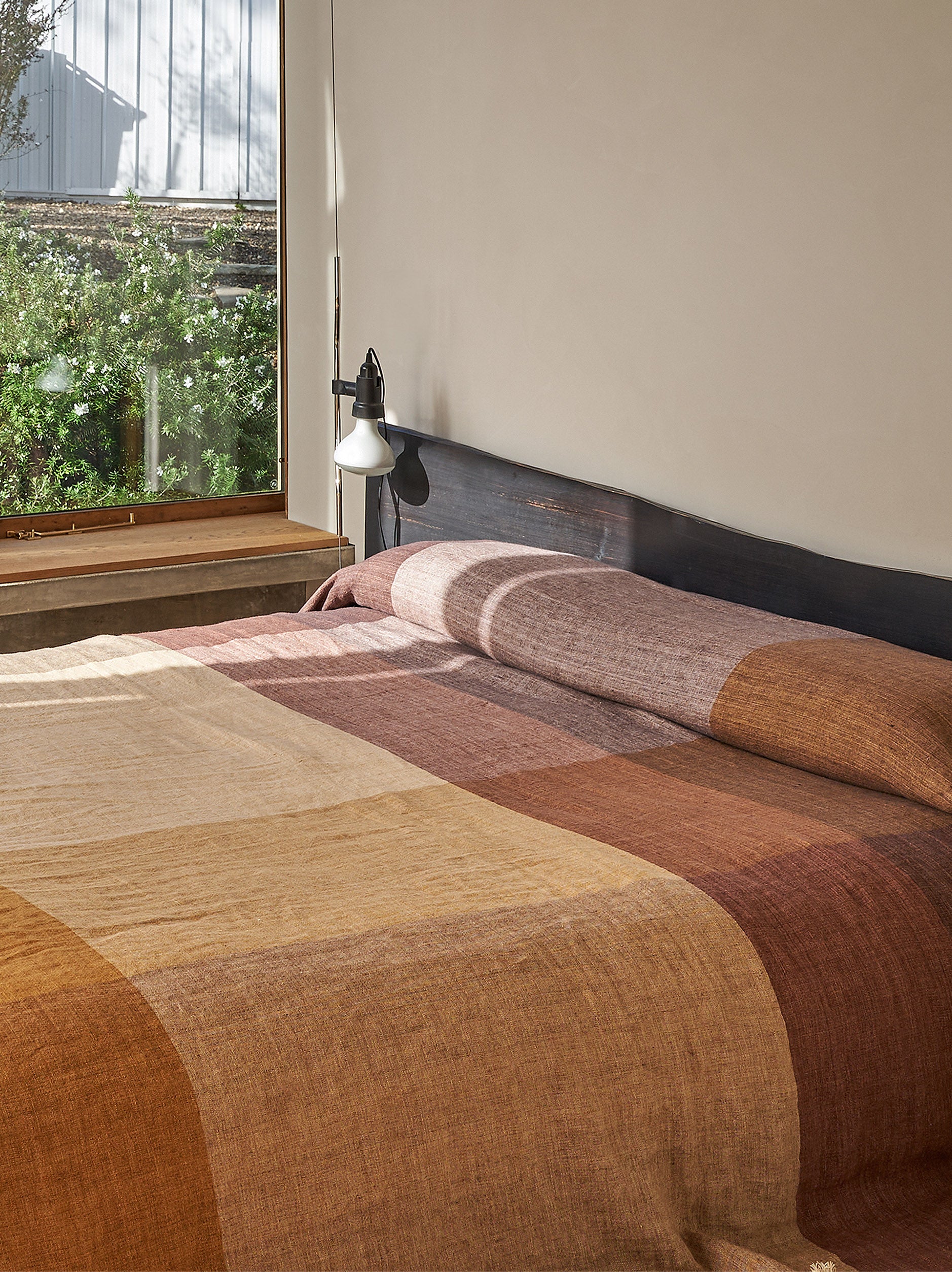 Morandi Bedspread Mulberry/Multi / Queen