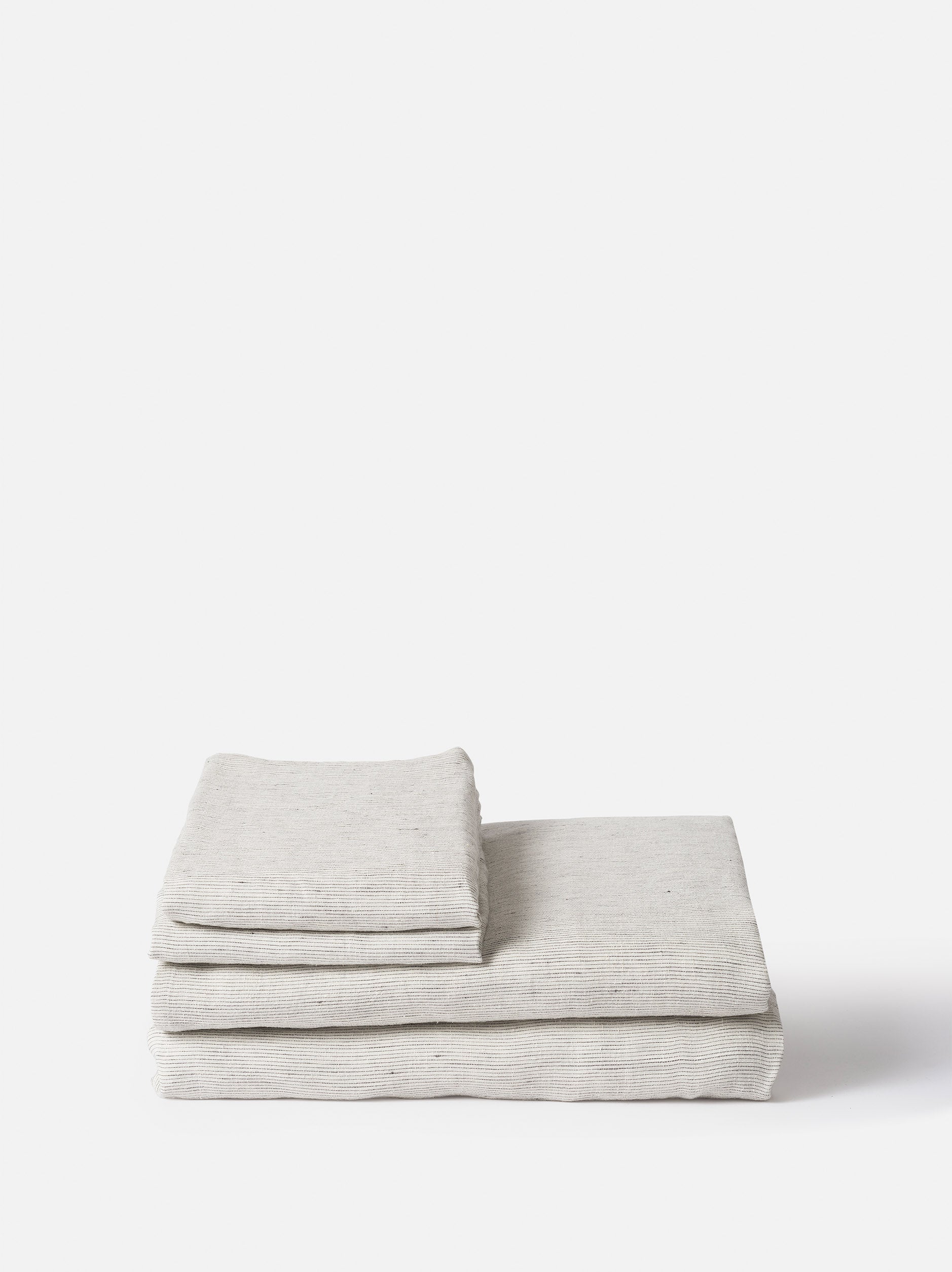 Pinstripe Linen Flat Sheet Pepper/Chalk / Queen