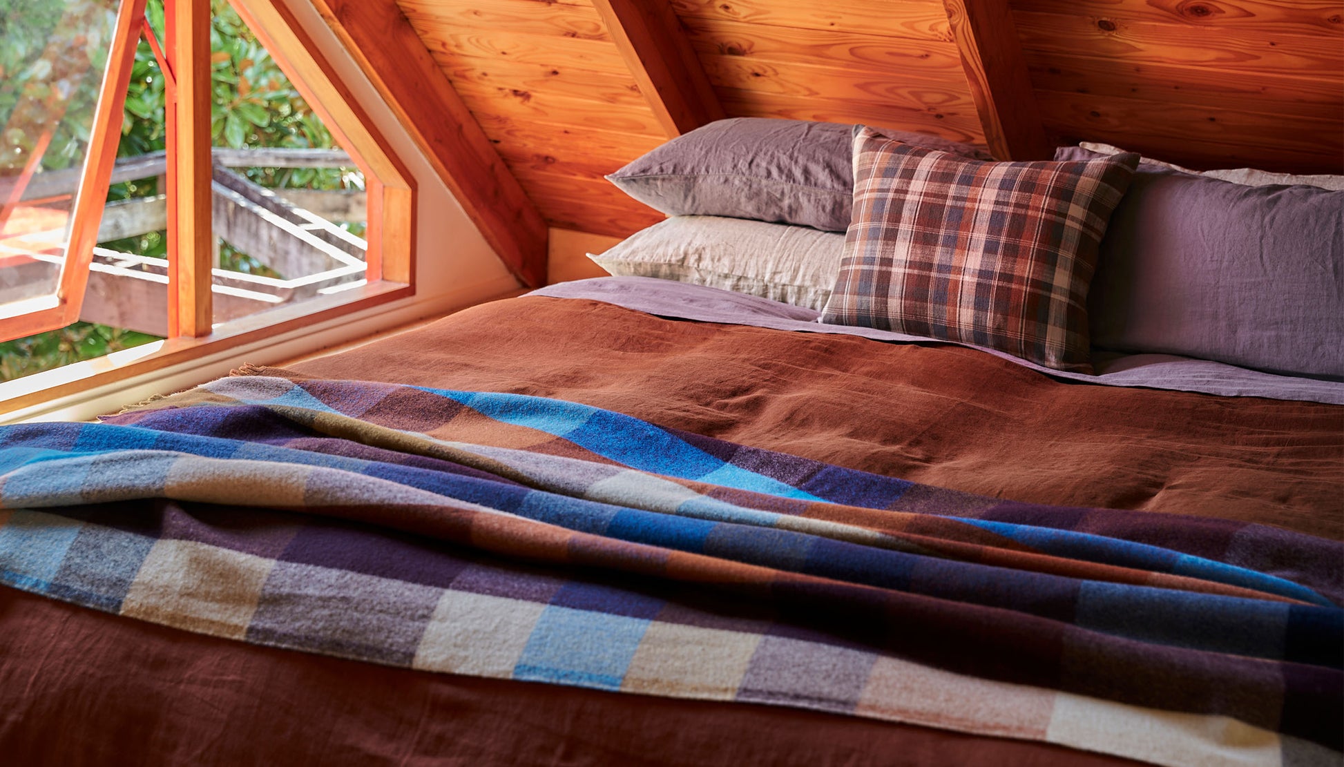 Lupin Linen Fitted Sheet Lupin / Super King