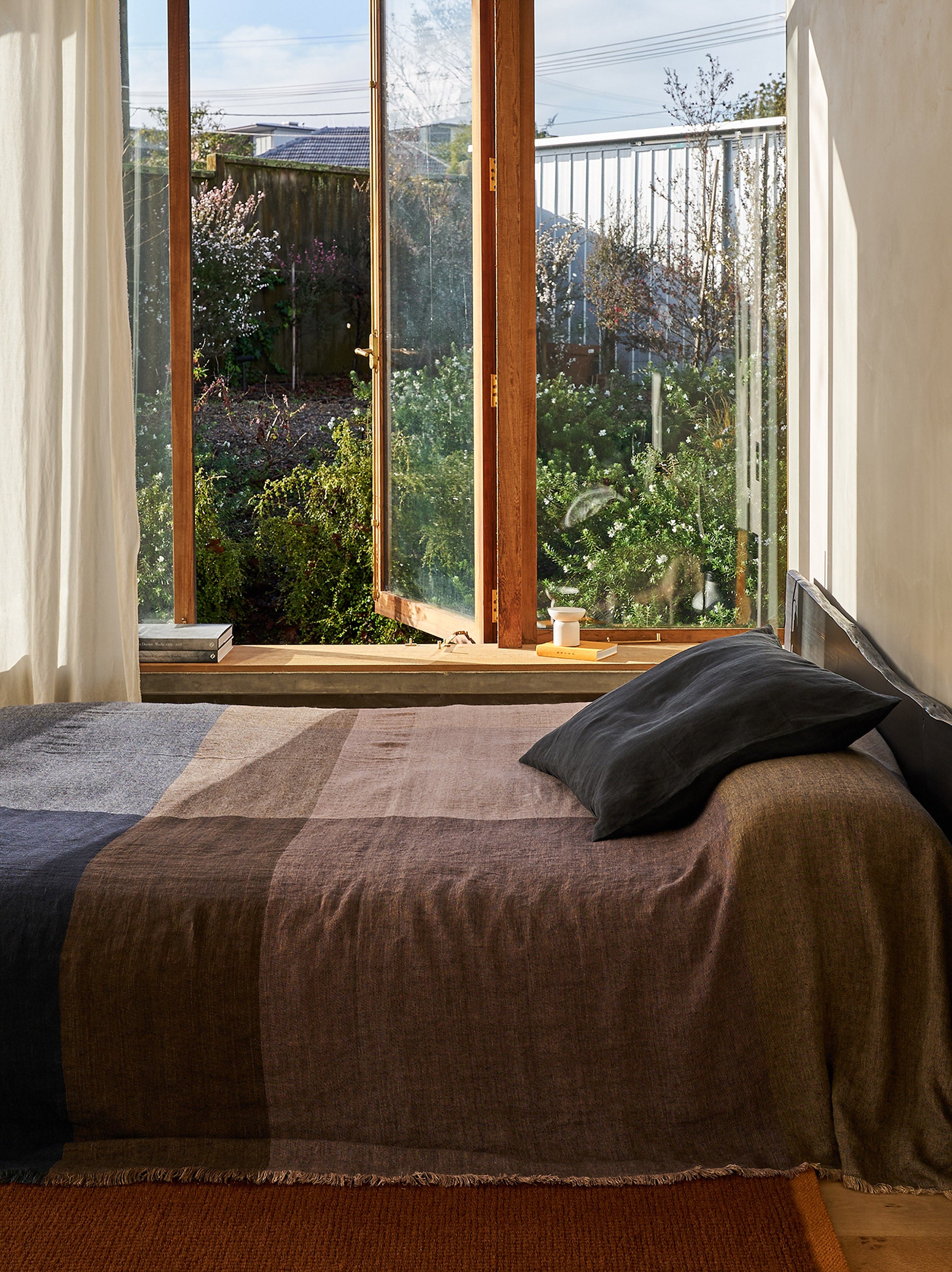 Blue Black Linen Euro Pillowcase Blue Black / Euro Pillowcase