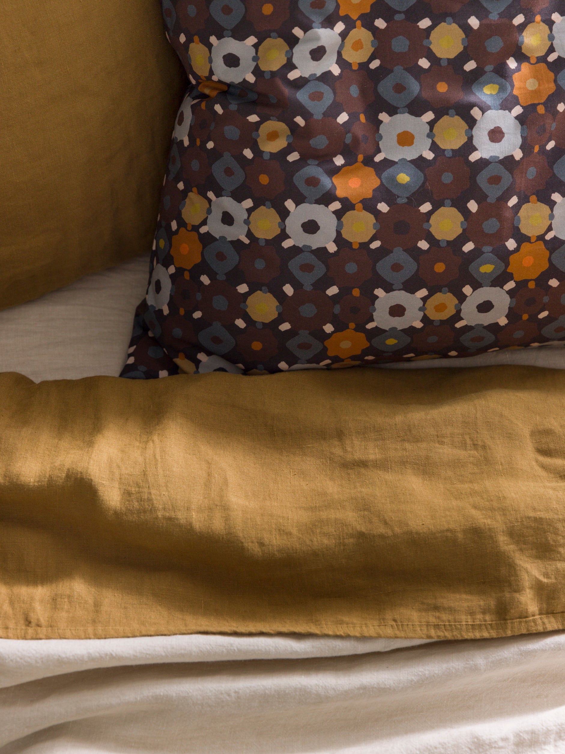 Lisbon Euro Pillowcase Blue Black / Multi / Euro Pillowcase