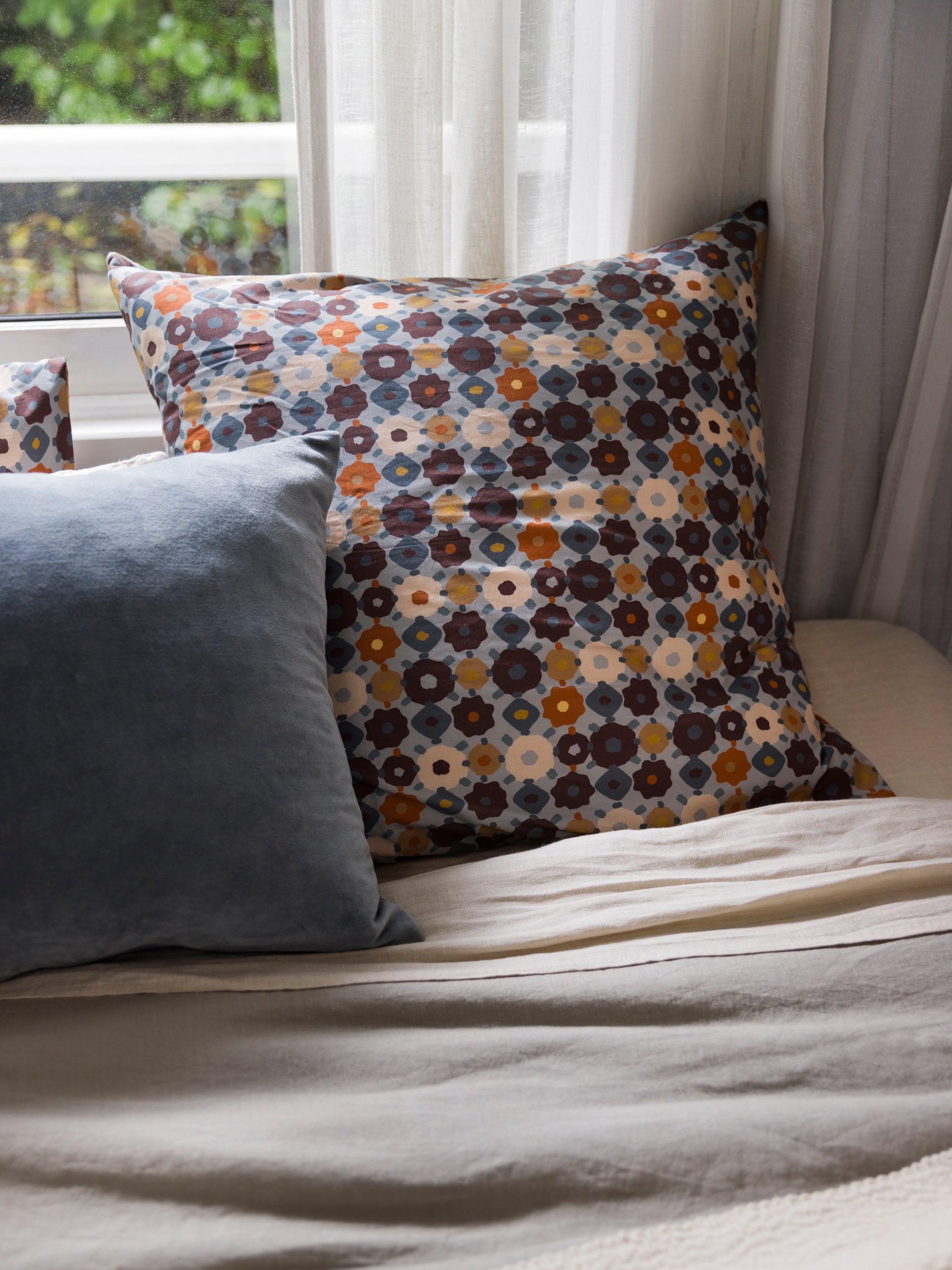 Lisbon Euro Pillowcase Cloud/Multi / Euro Pillowcase