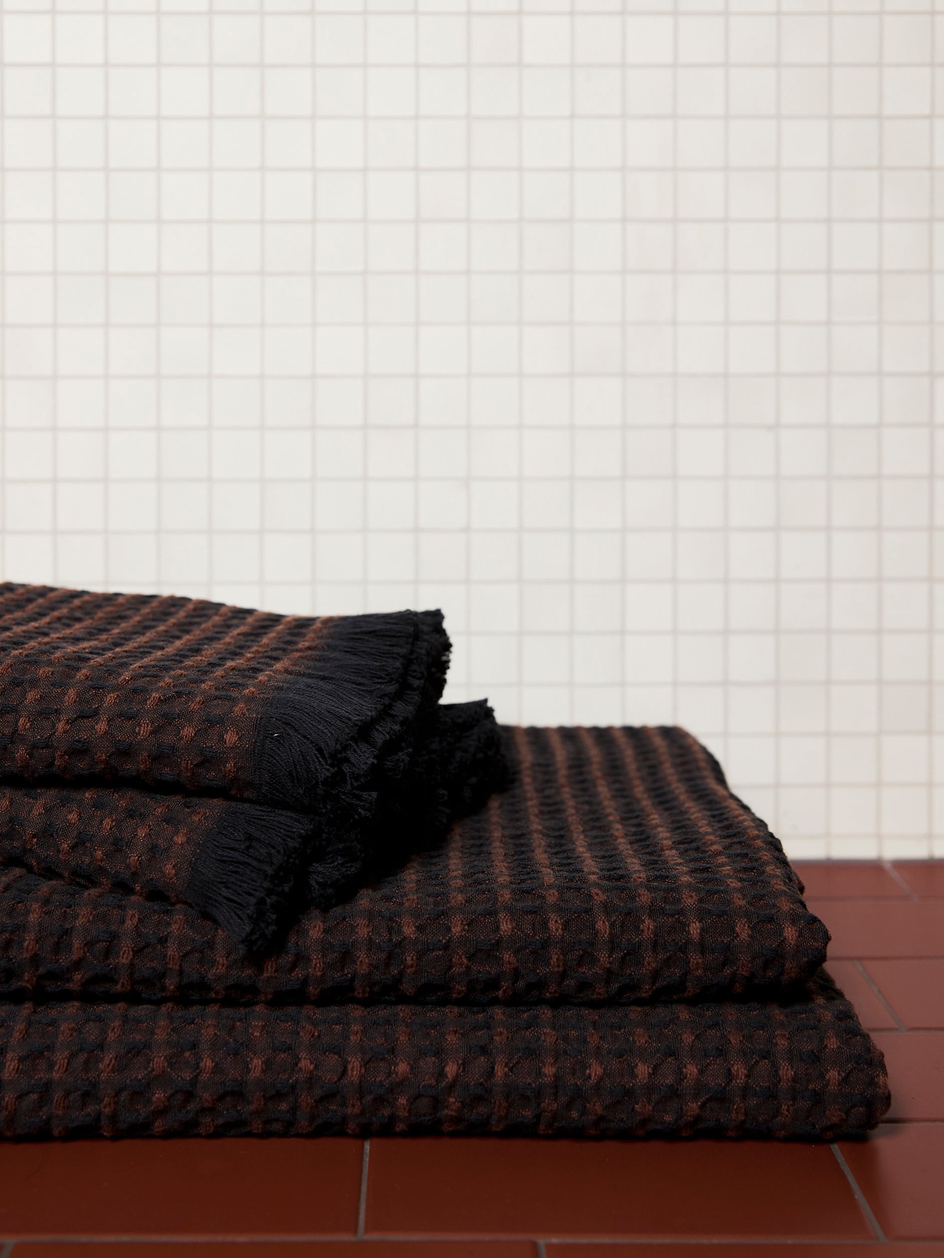 Aalto Bath Towel Range Midnight/Mahogany / Face Cloth