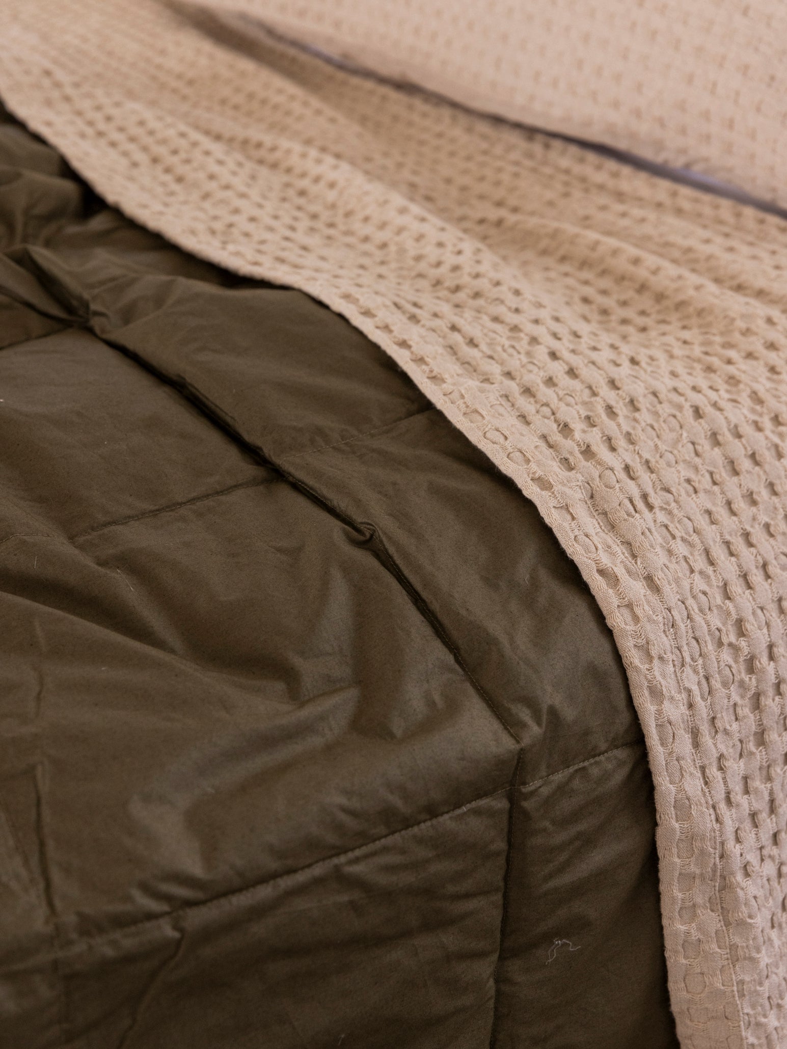 Feather Blanket Ivy / Queen