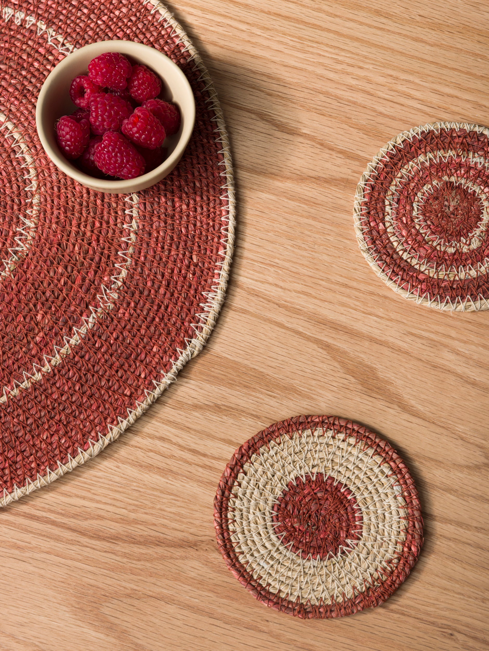 Agora Woven Coaster Set/4 Cherry/Natural / 10cmdia
