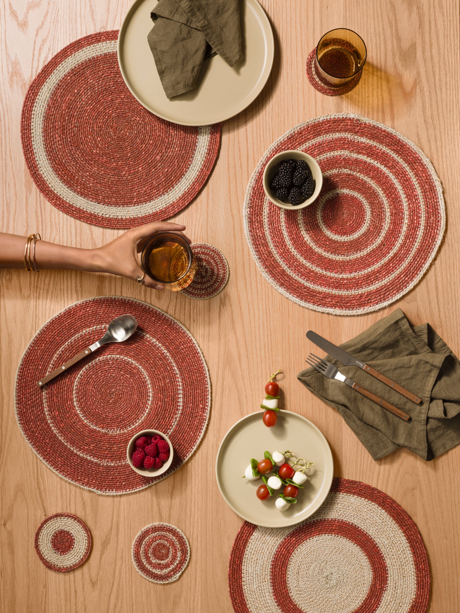 Agora Woven Coaster Set/4 Cherry/Natural / 10cmdia