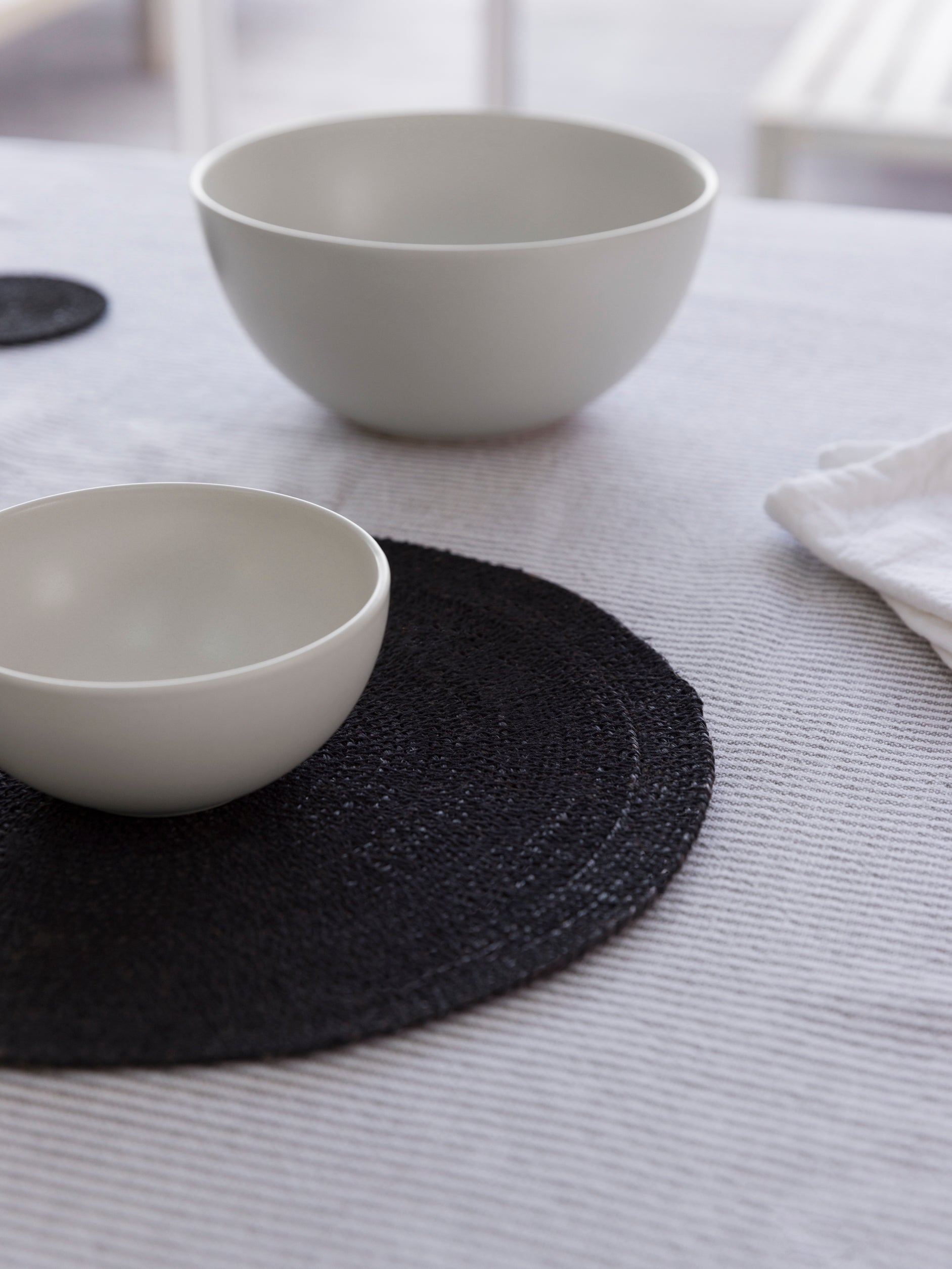 Woven Placemat Black / 34cmdia