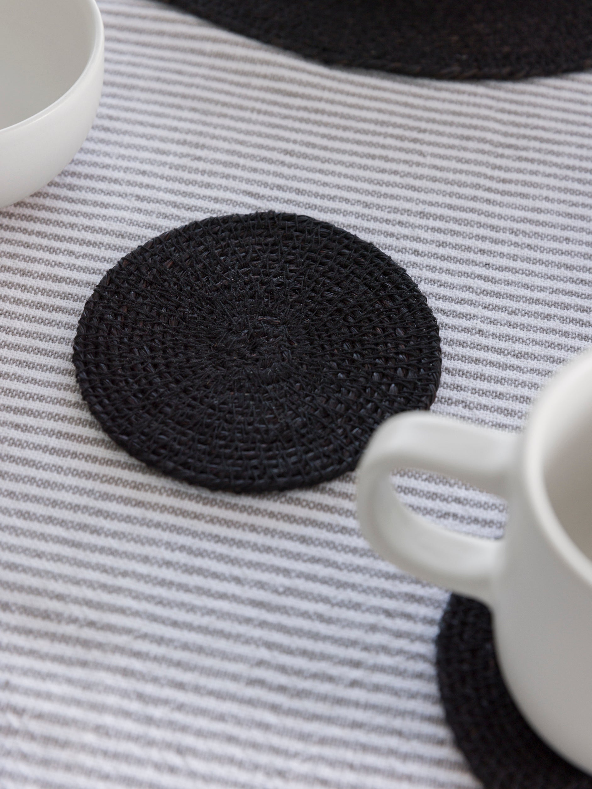 Woven Coaster S/4 Black / 10cmdia