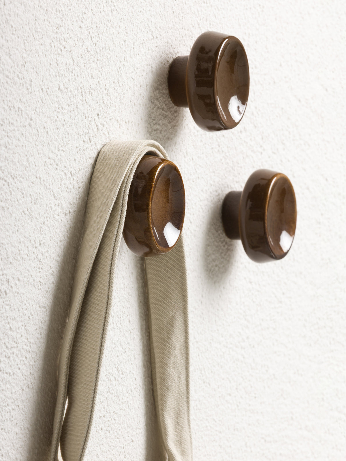 Avani Wall Hook Tobacco / One Size