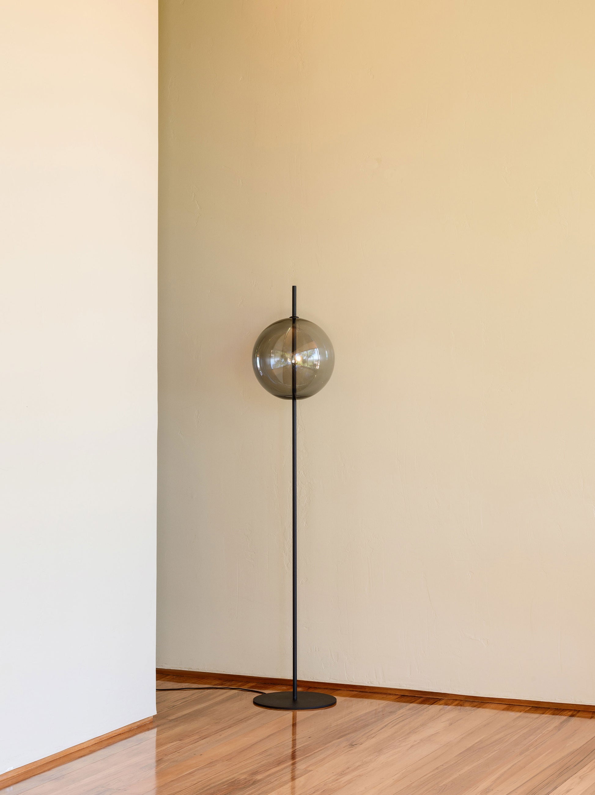 Point Floor Lamp Black / One Size