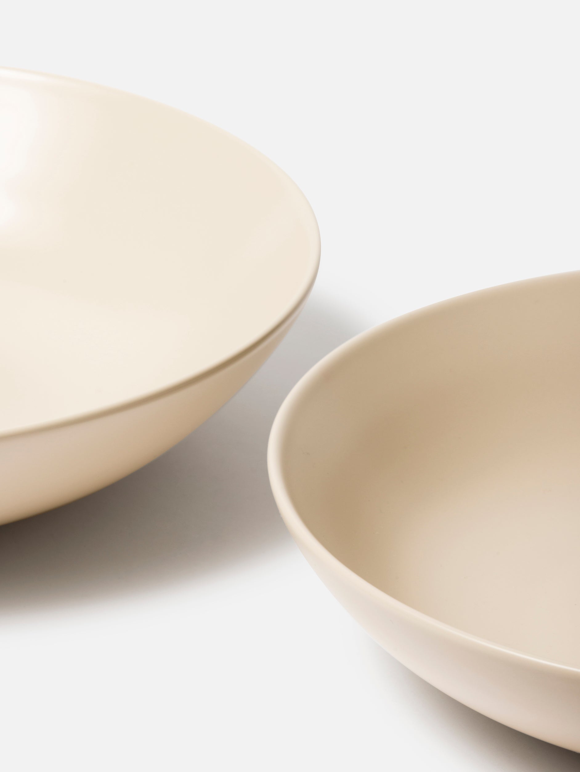 Stoneware Low Bowl Matte Beige / Medium