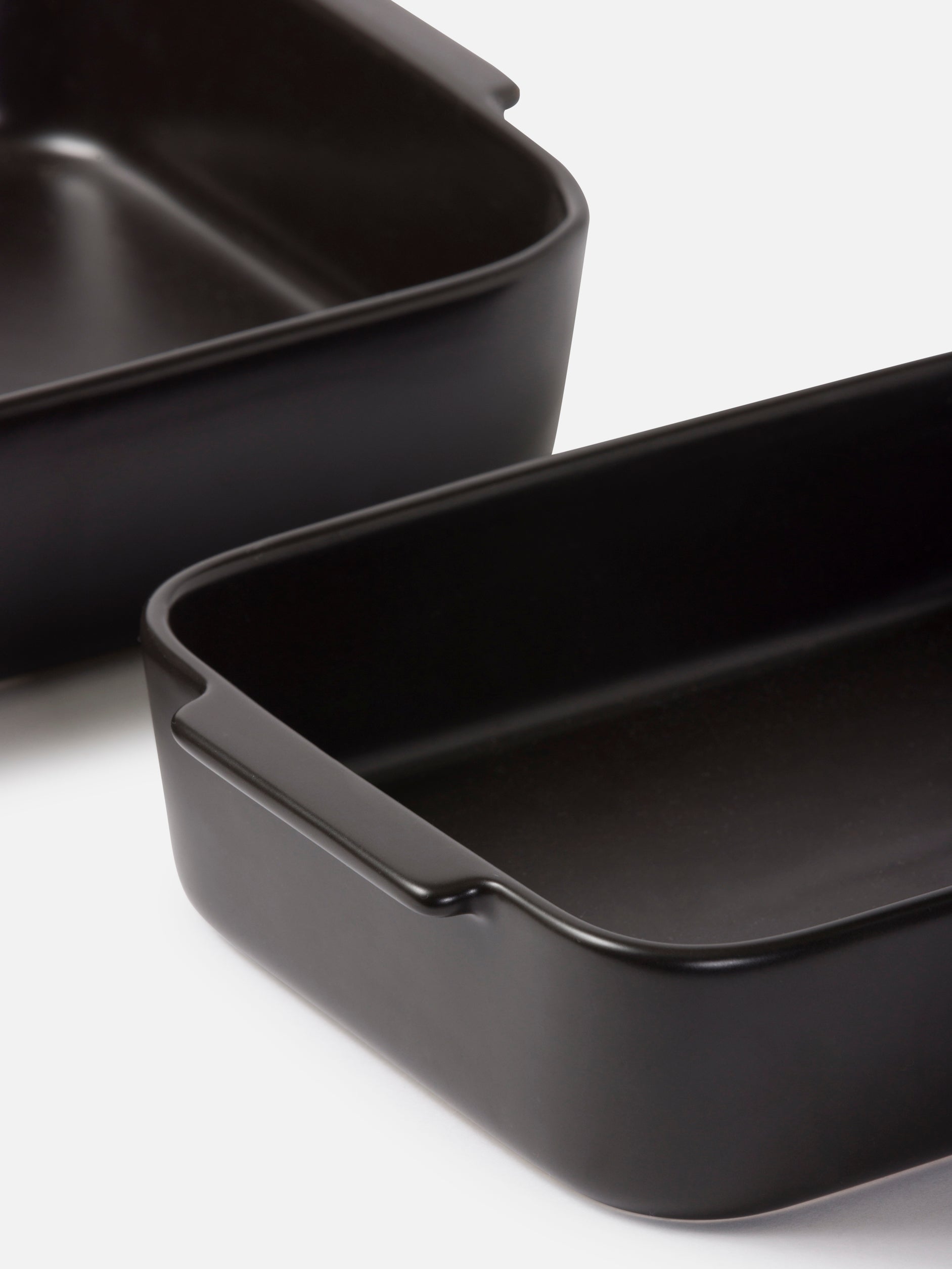 Stoneware Baking Dish Matte Black / Large