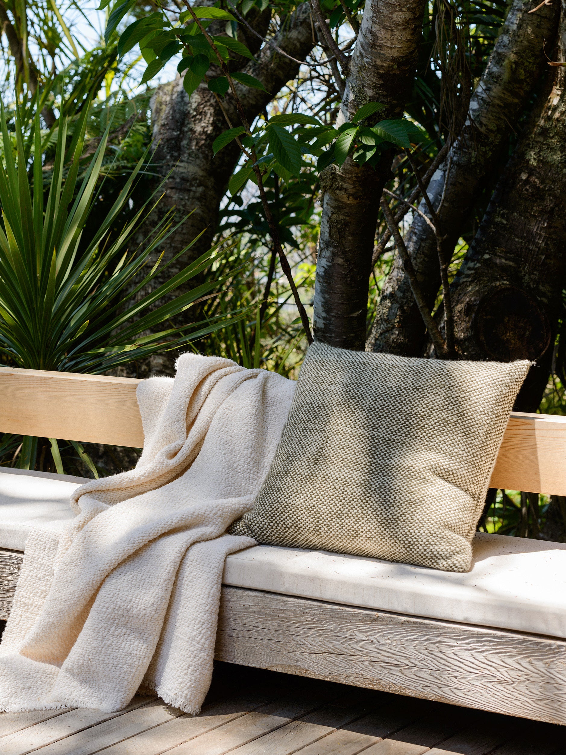 Hutt Wool Cushion Cover Ivy/Natural / 50x50cm