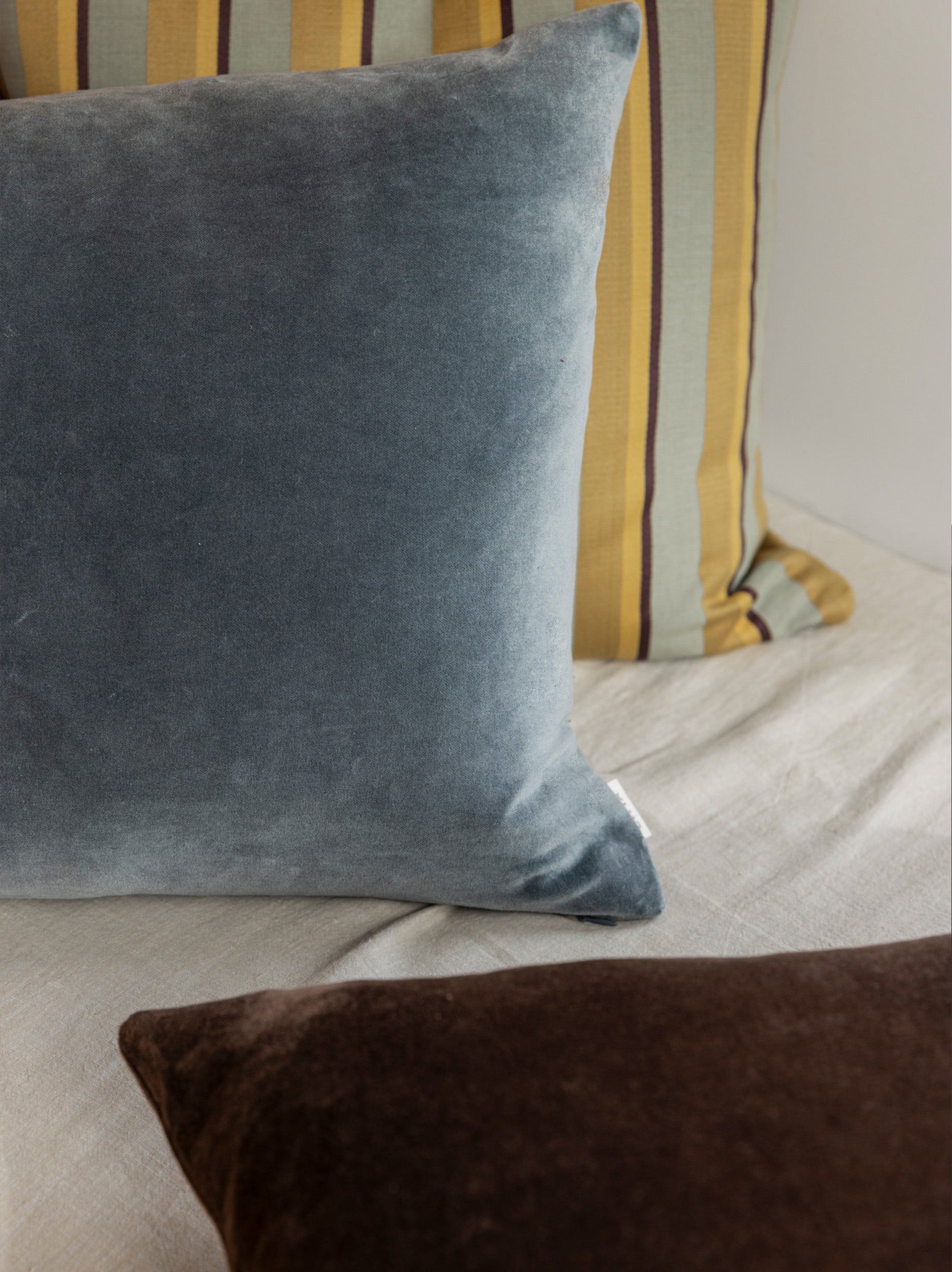Velvet Cushion Cover Cod / 55x45cm