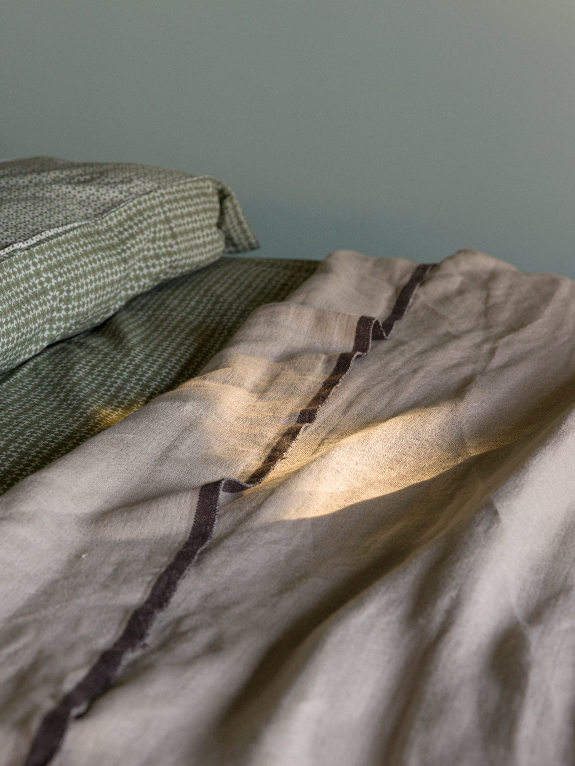 Austen Bedspread Rye/Chambray / Queen
