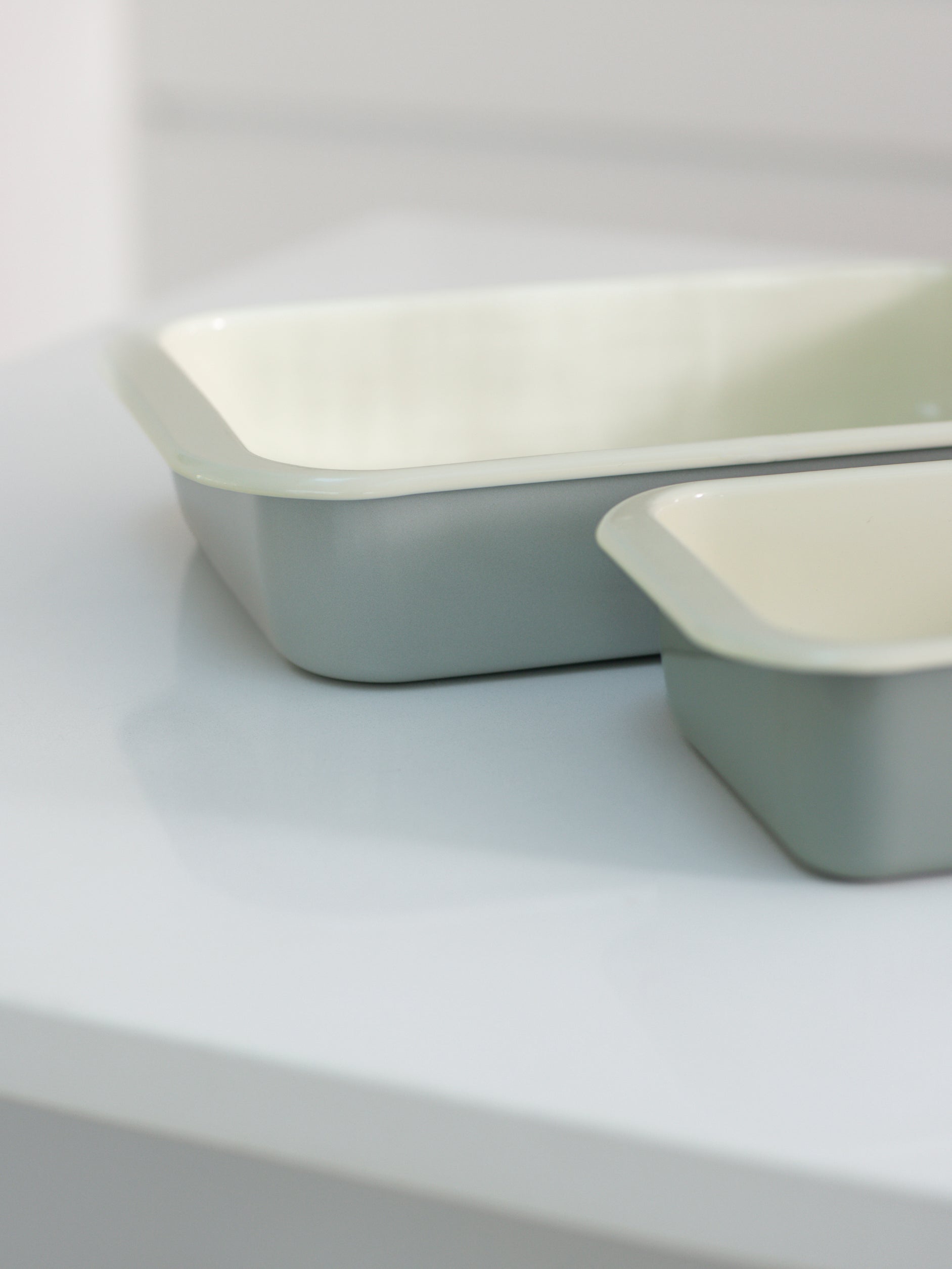 Enamel Baking Tray Dark Grey/Cream / Large