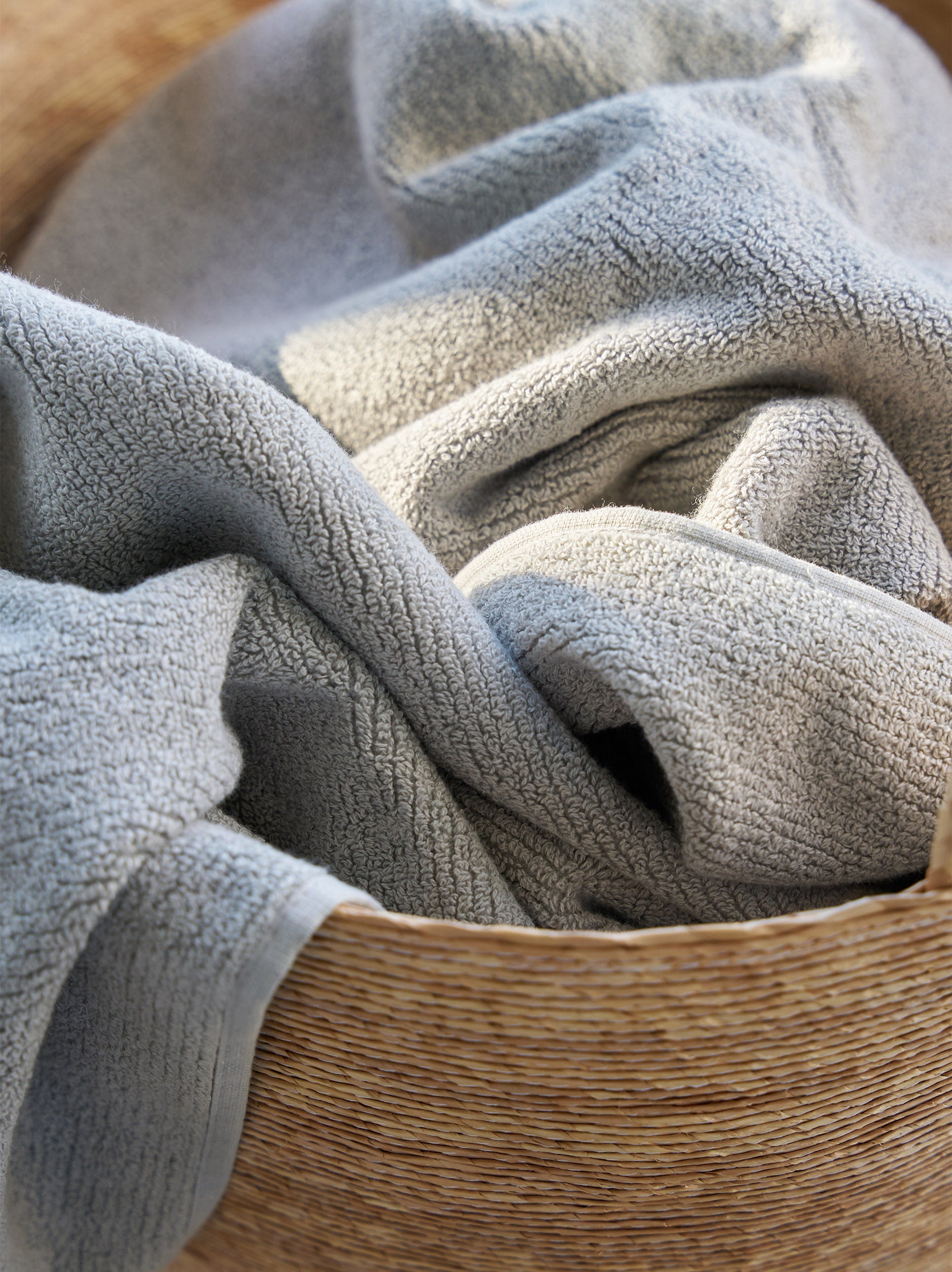 Ribbed Bath Towel Puddle / Bath Towel