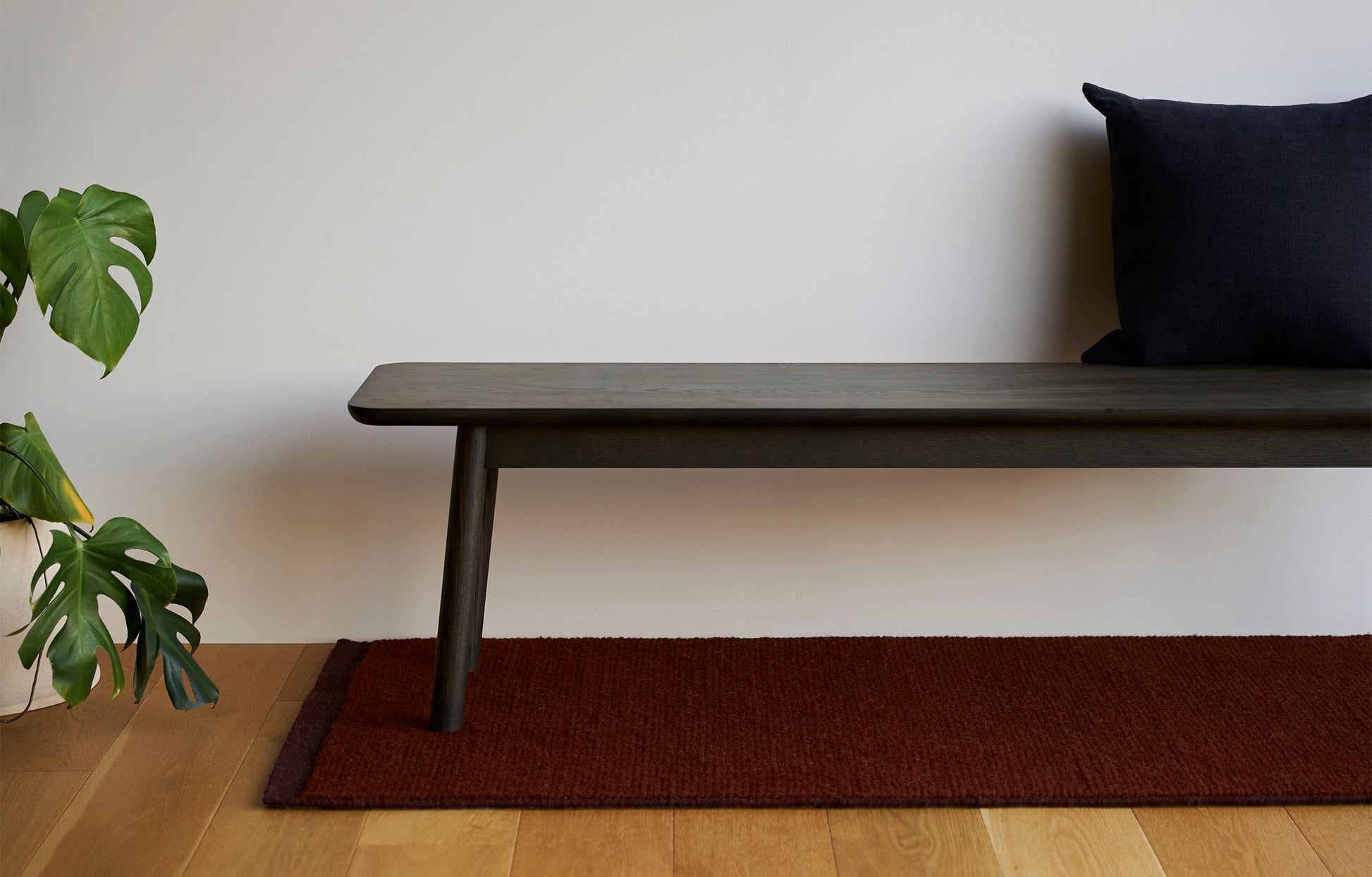 Radial Bench Smoked Oak / One Size