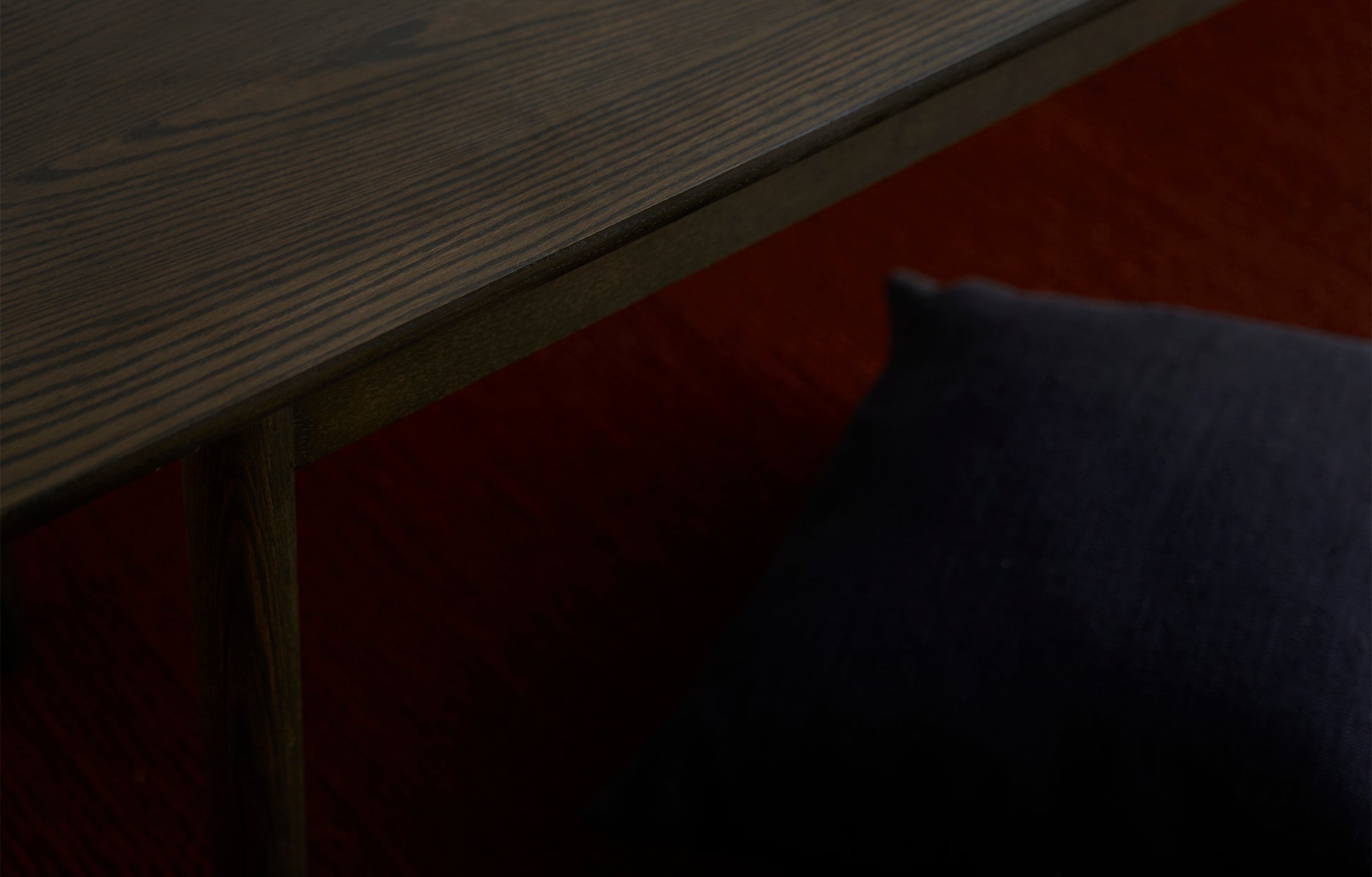 Radial Bench Smoked Oak / One Size
