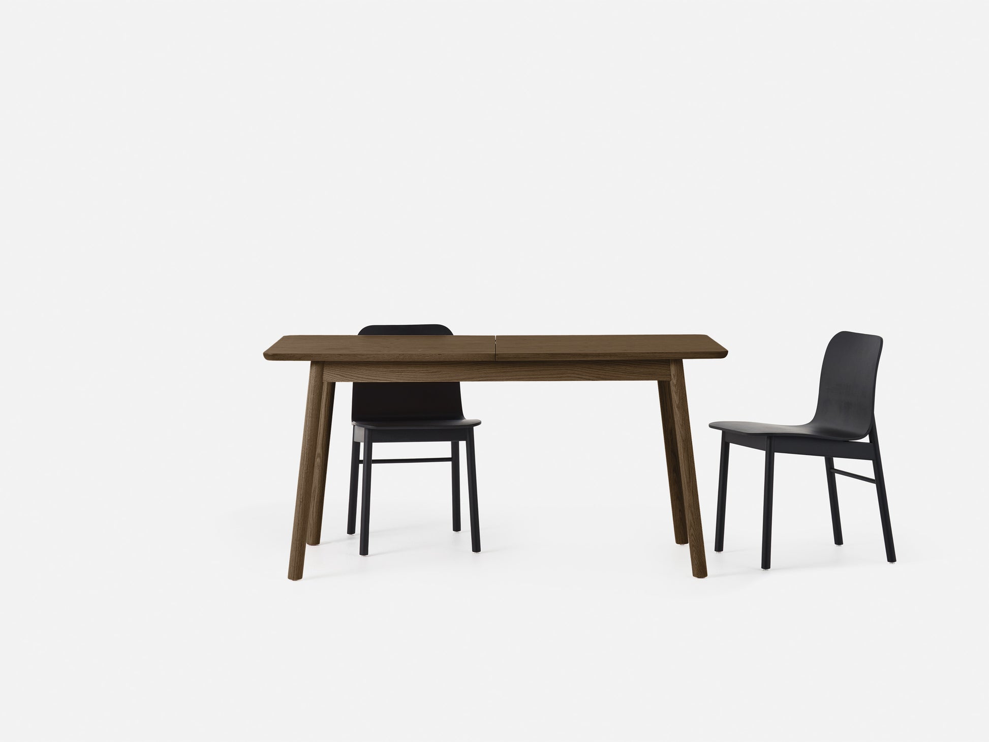 Radial Extendable Table Smoked Oak / One Size