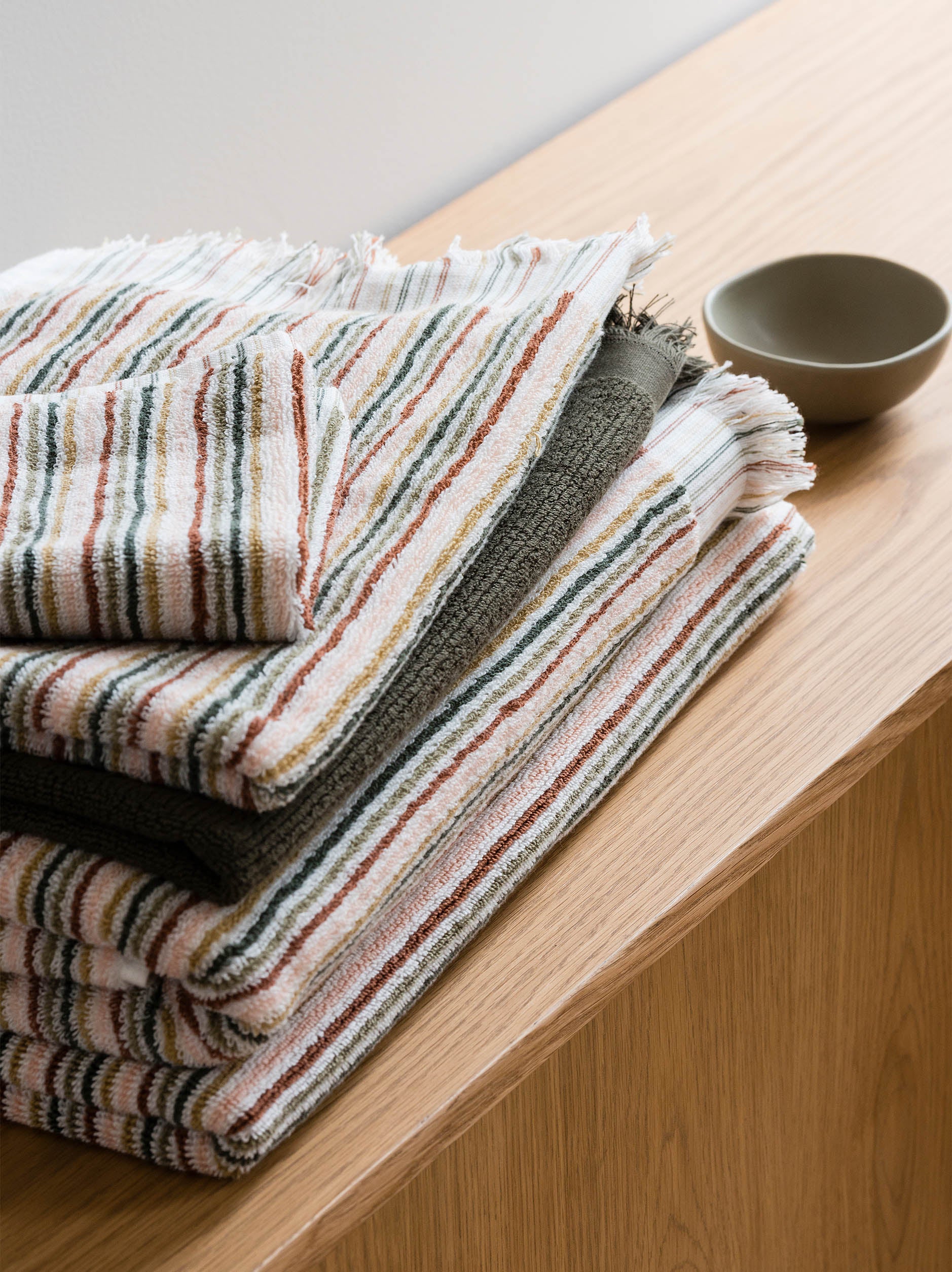 Alice Cotton Bath Towel Moss/Multi / Bath Towel