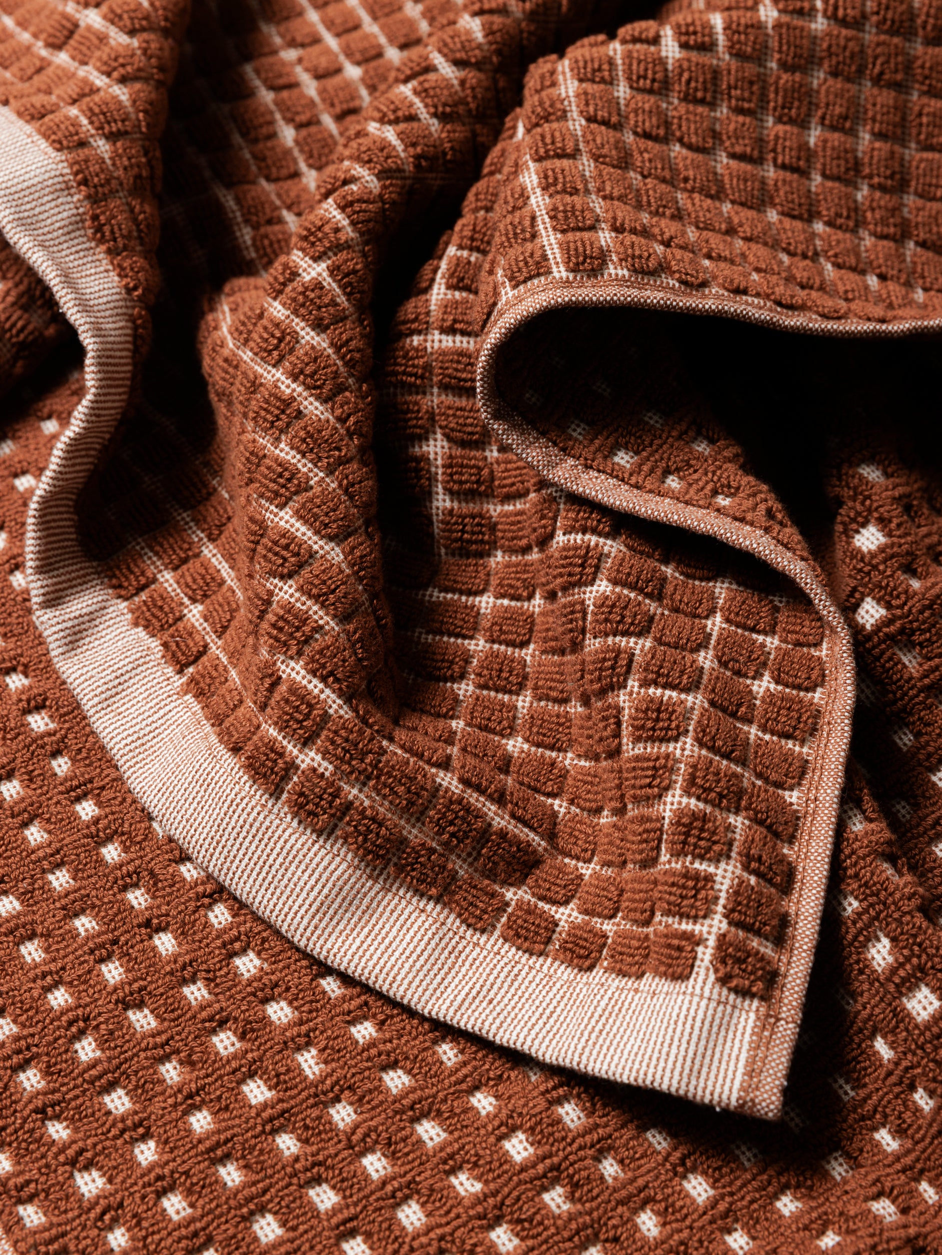 Nero Cotton Towel Range Paprika/Cream / Hand Towel