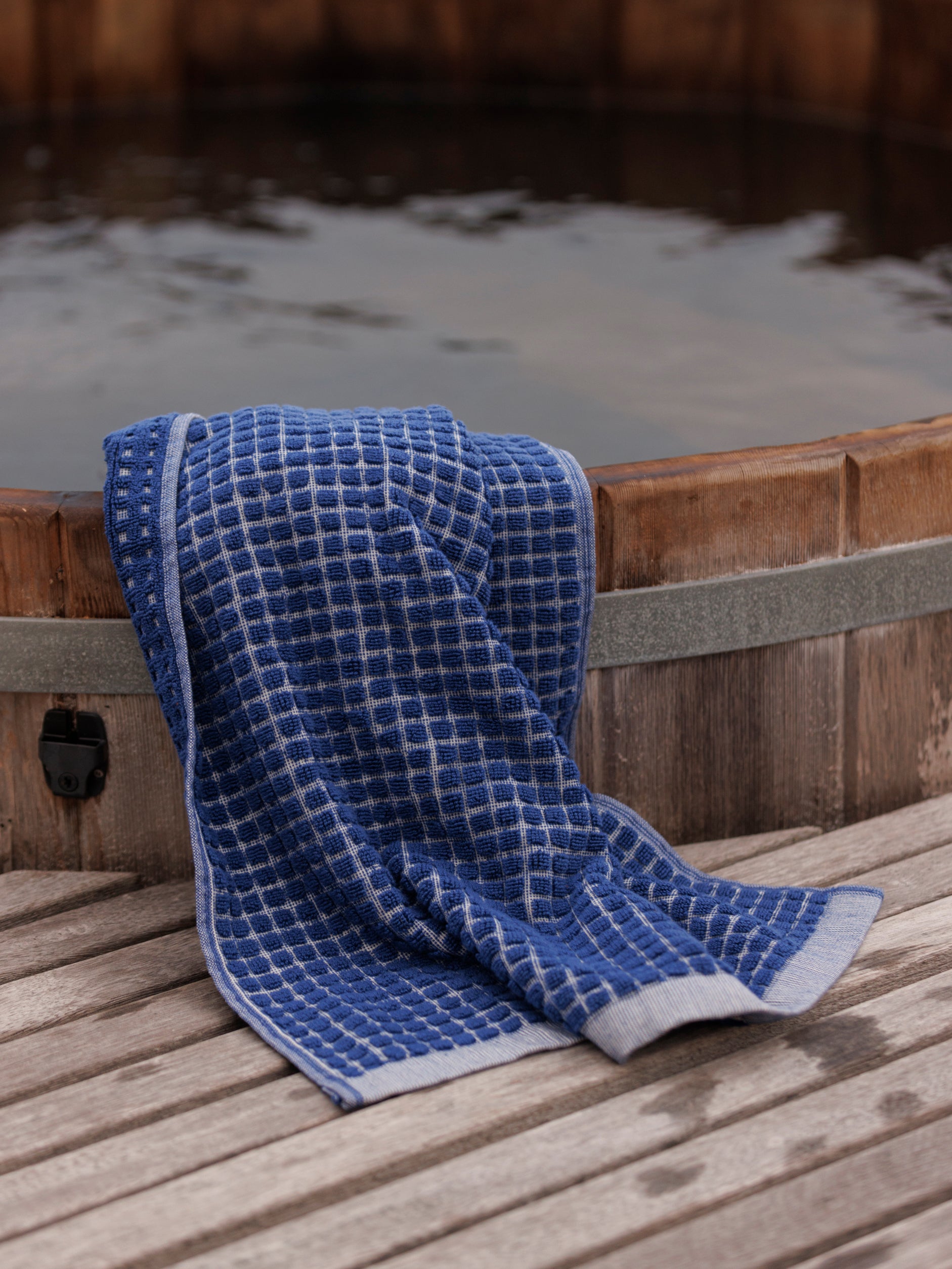 Nero Cotton Towel Range Cobalt/Cream / Hand Towel