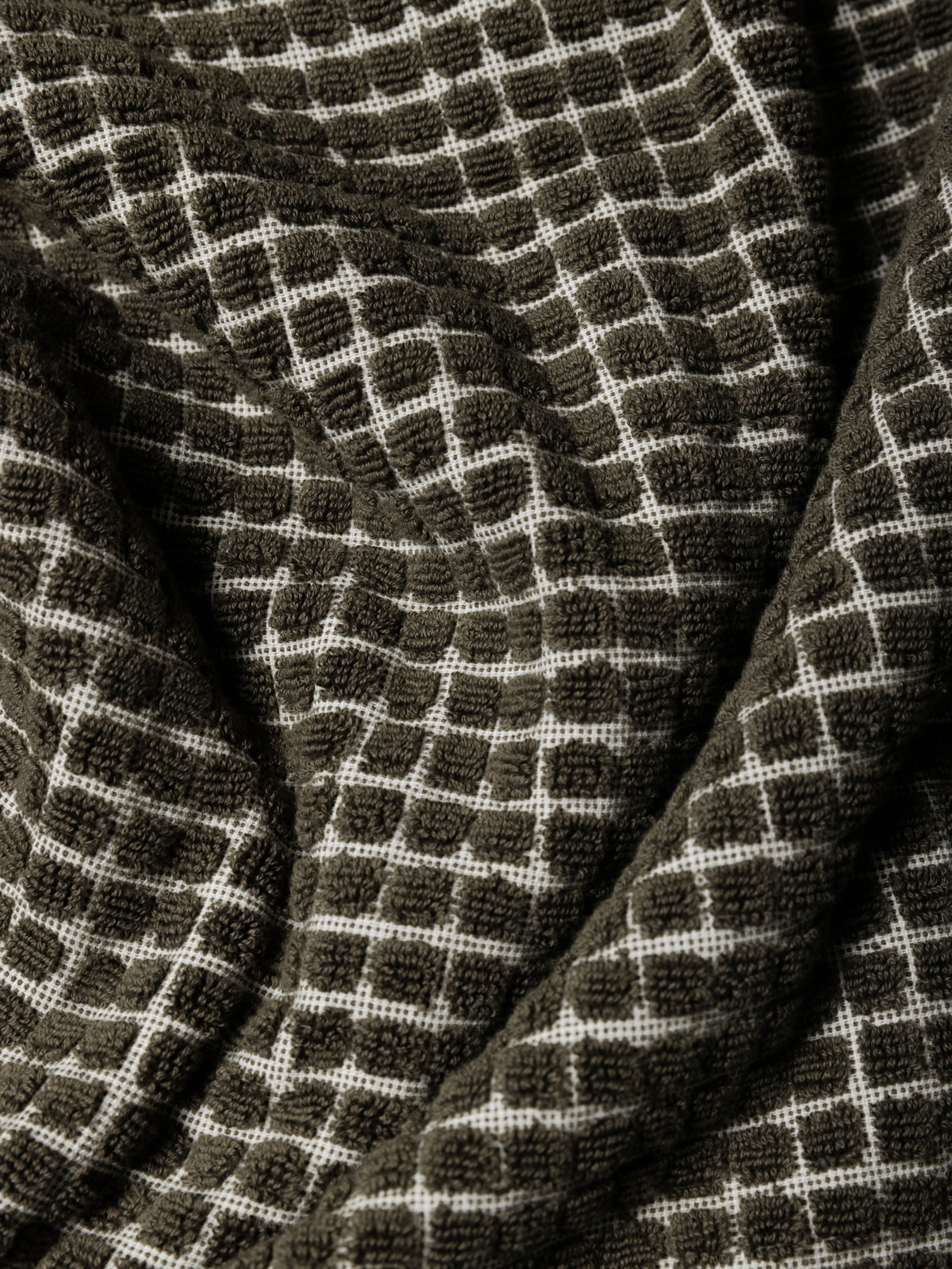 Nero Cotton Towel Range Ivy/Cream / Hand Towel