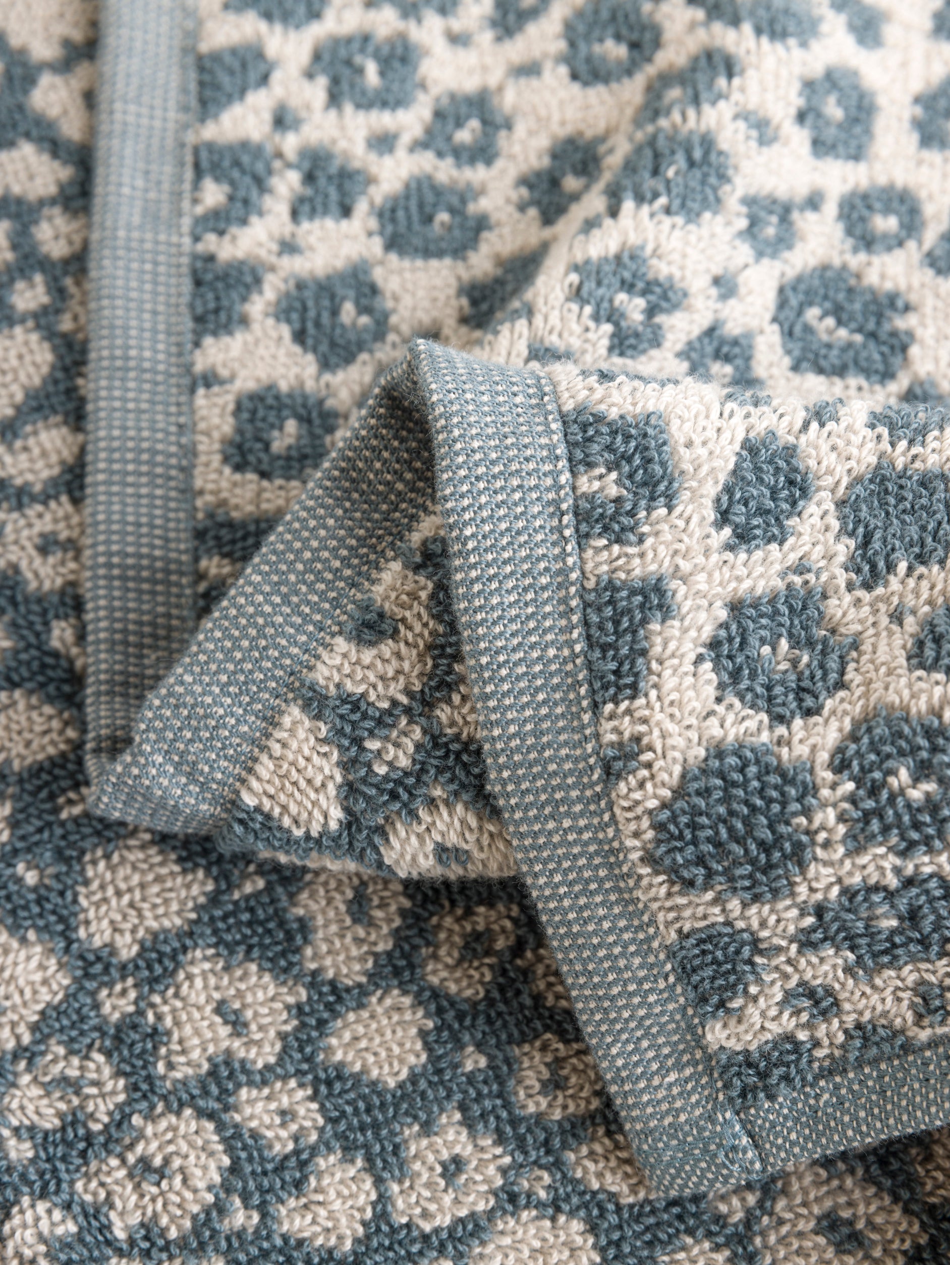 Forget Me Not Cotton Bath Towel Range Cod/Oat / Bath Towel