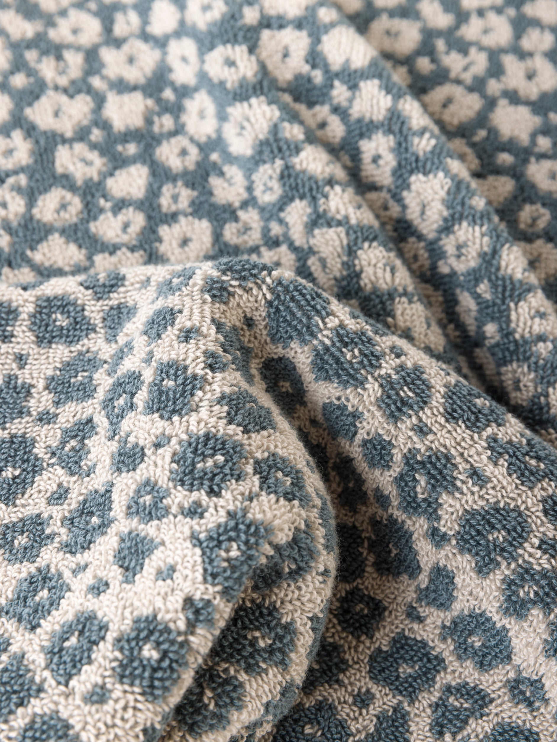 Forget Me Not Cotton Bath Towel Range Cod/Oat / Hand Towel