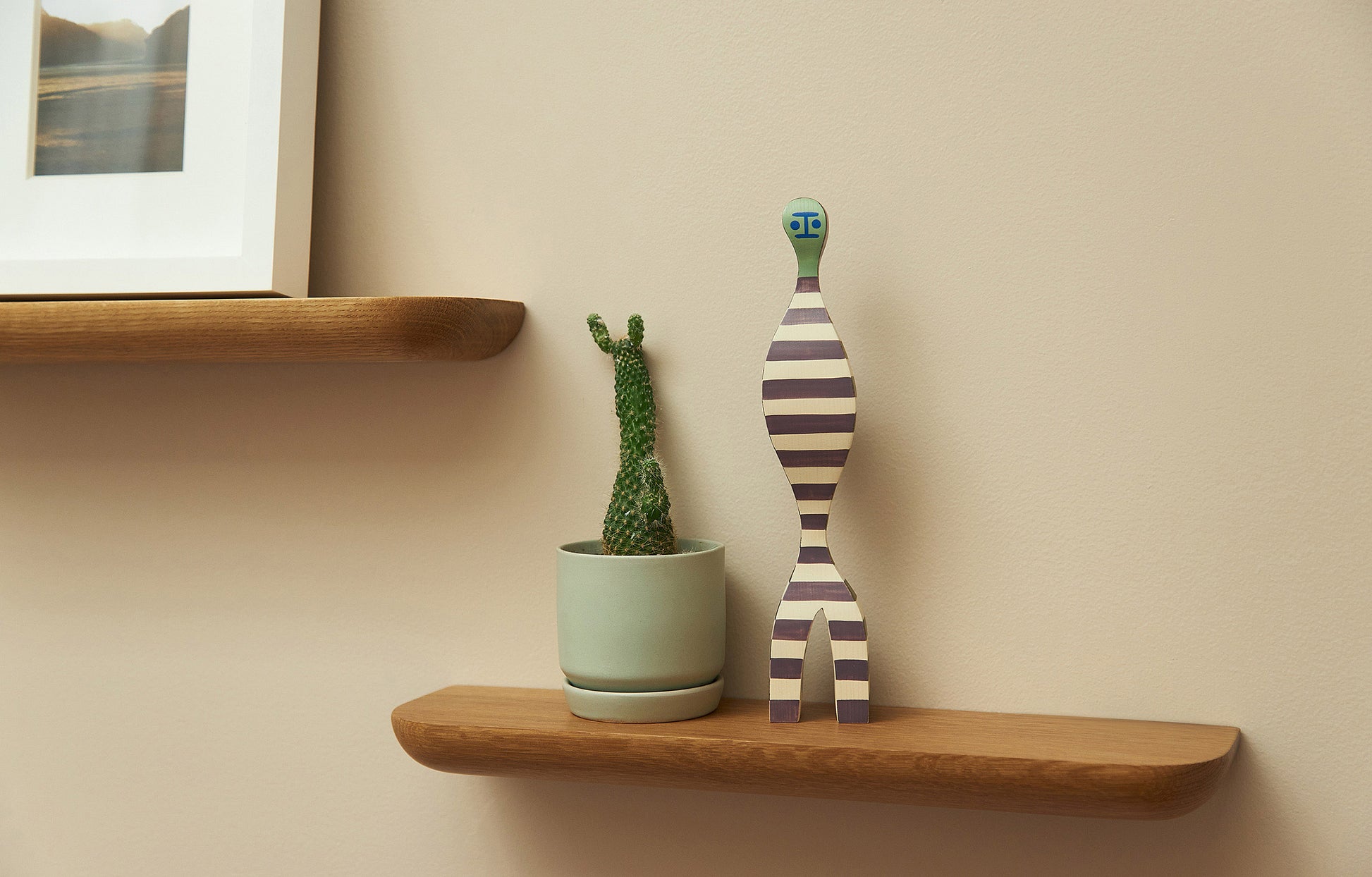 Radial Floating Shelf Natural Oak / Small