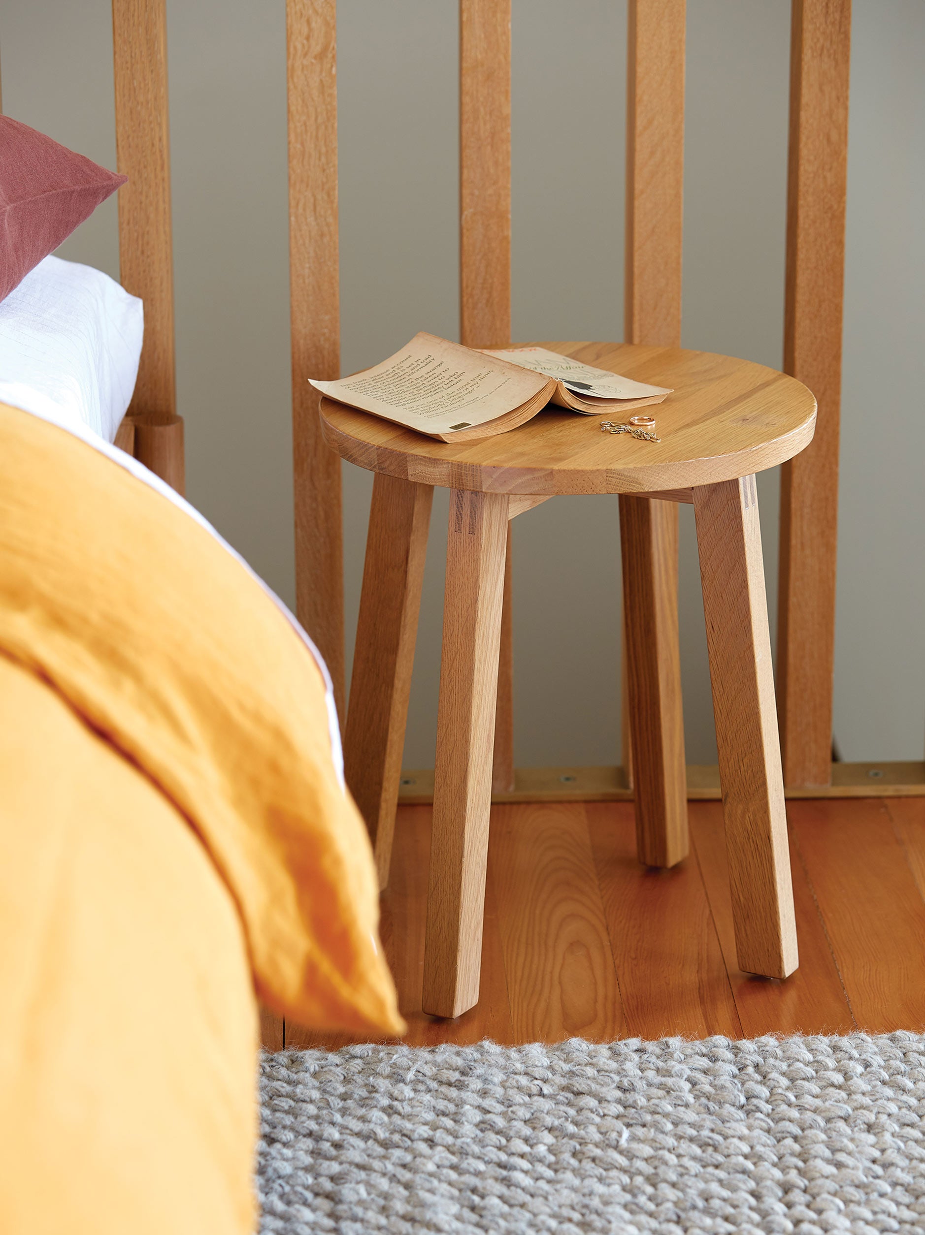 Hut Low Stool Oak / 43cmh