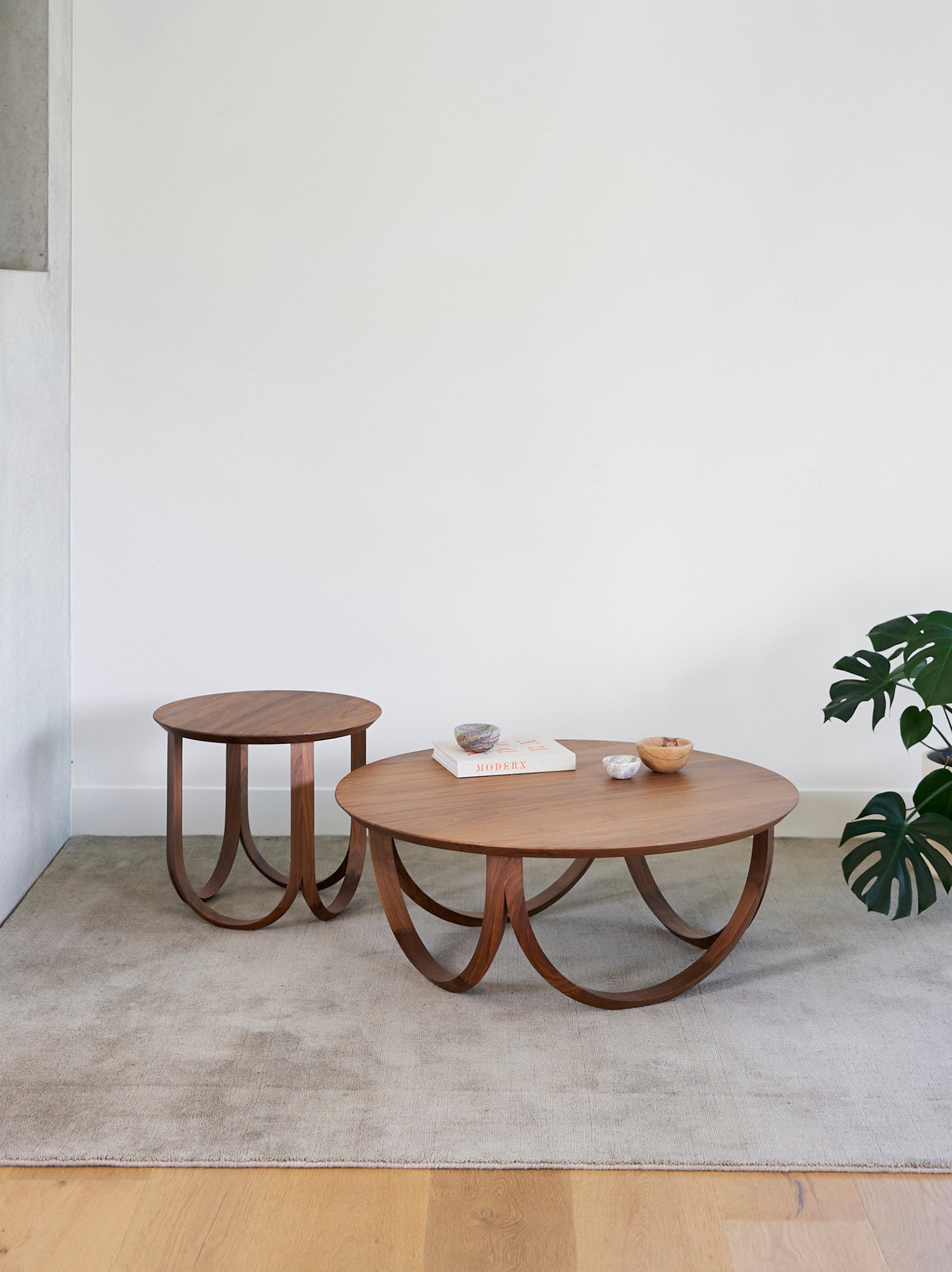 Horizon Side Table Walnut / Side Table