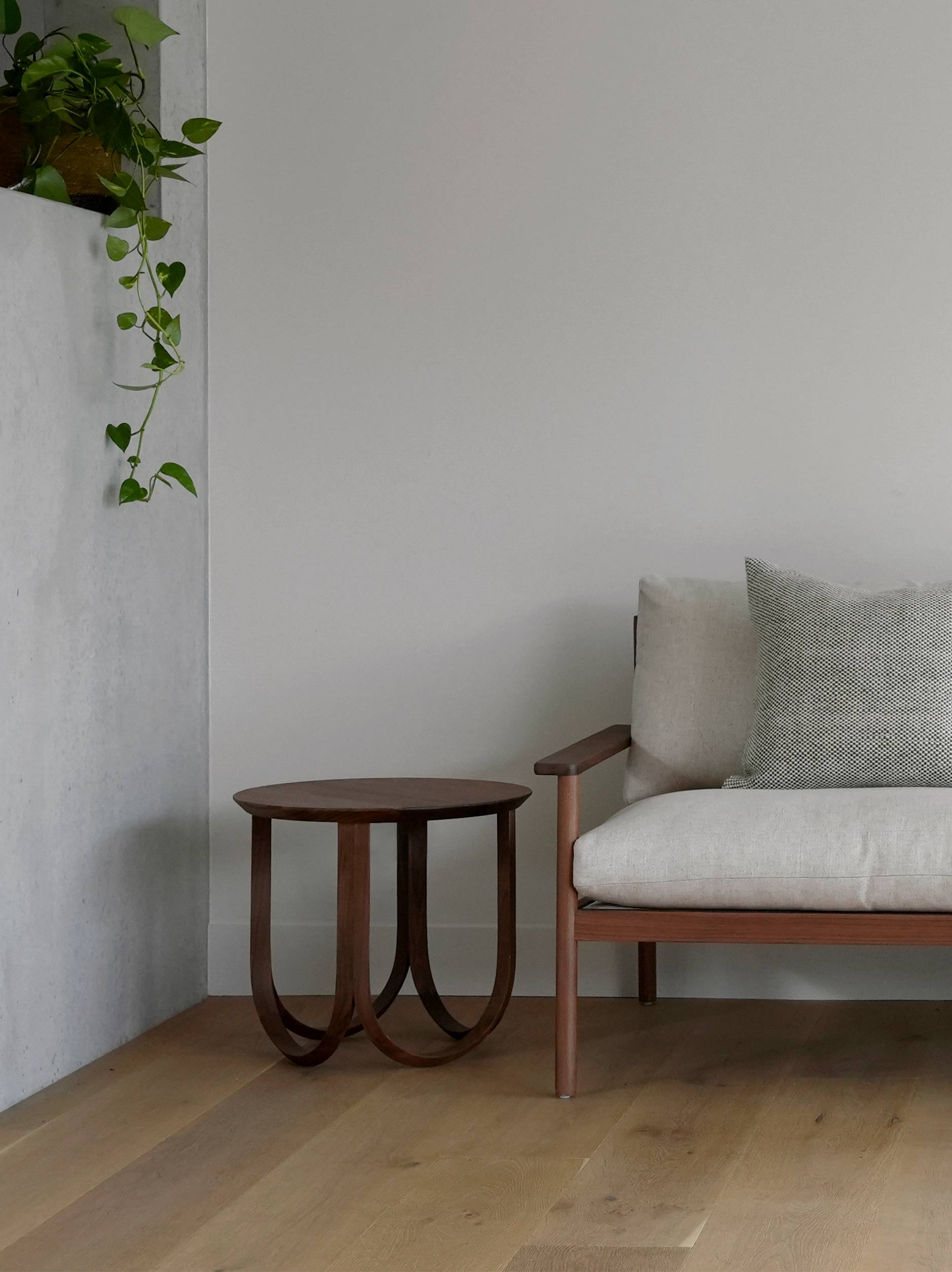 Horizon Side Table Walnut / Side Table