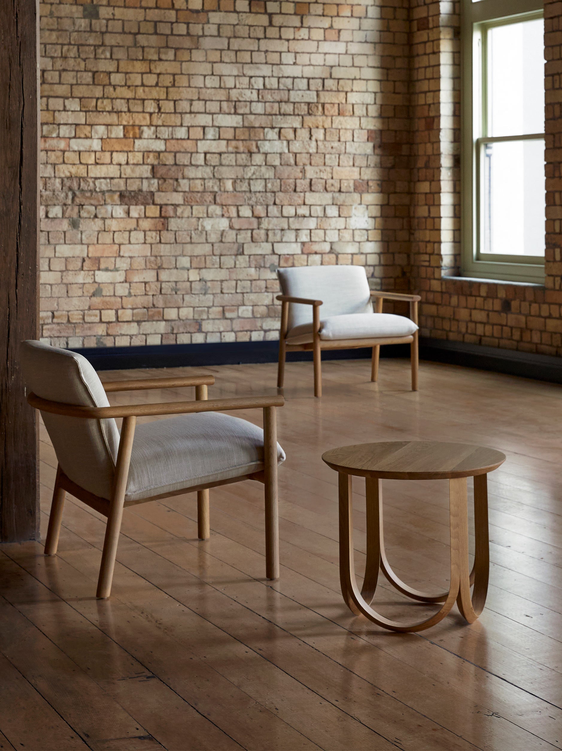 Horizon Side Table Oak / Side Table