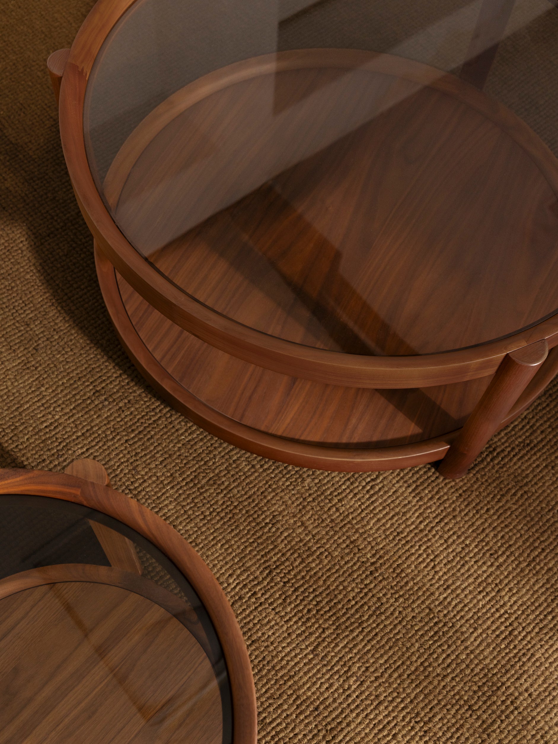 Column Coffee Table Walnut/Plywood/Glass / One Size