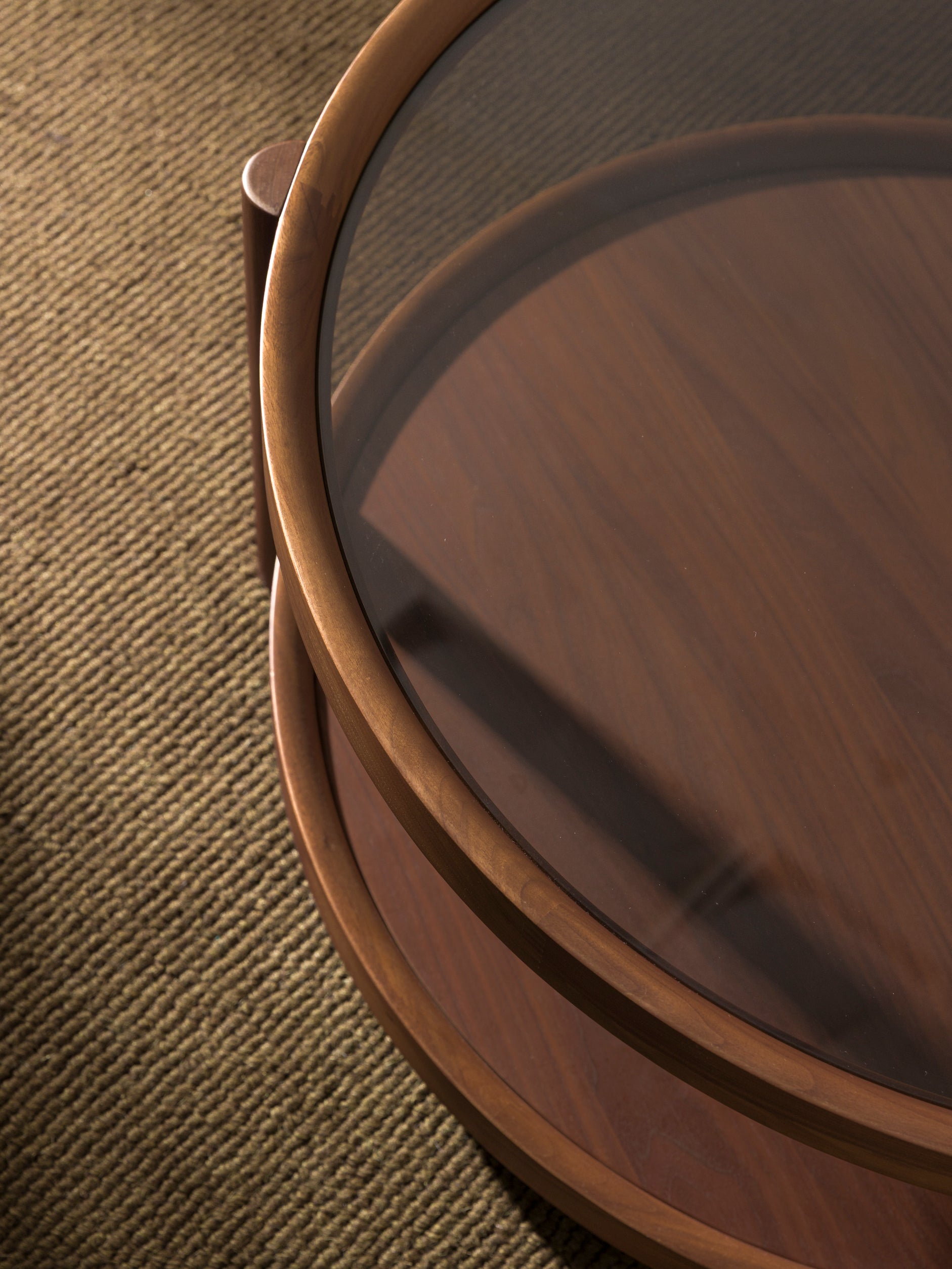 Column Coffee Table Walnut/Plywood/Glass / One Size