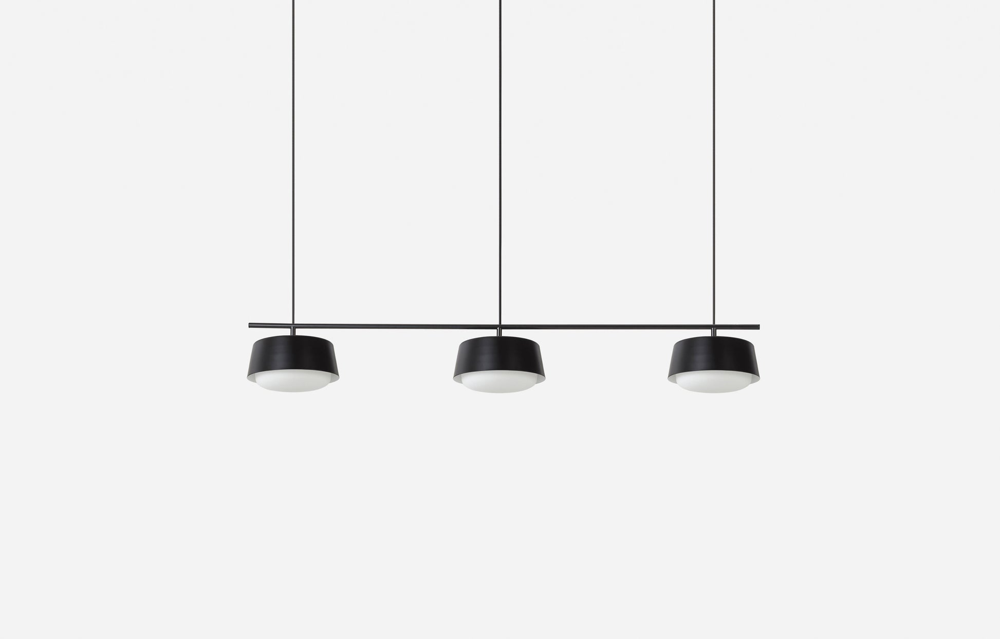 Ellipse Pendant Short Black / Small