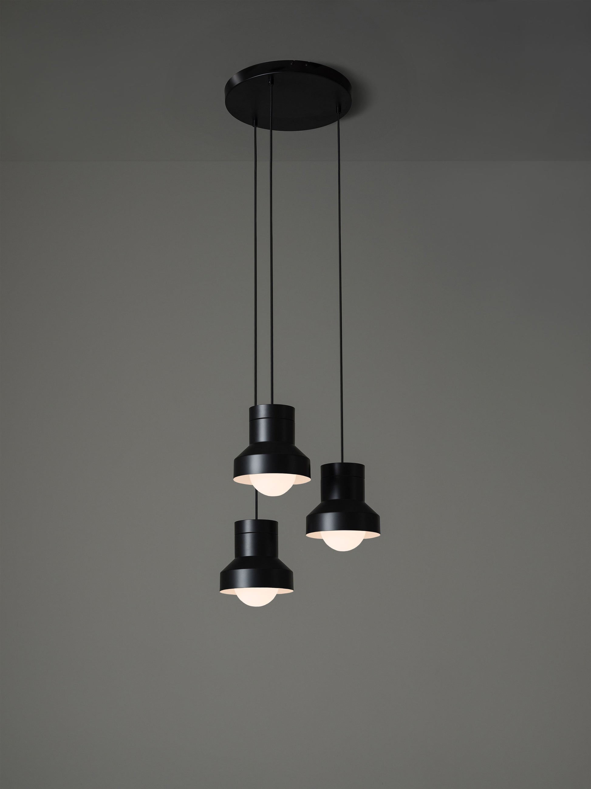 Pendant 45 Black / One Size