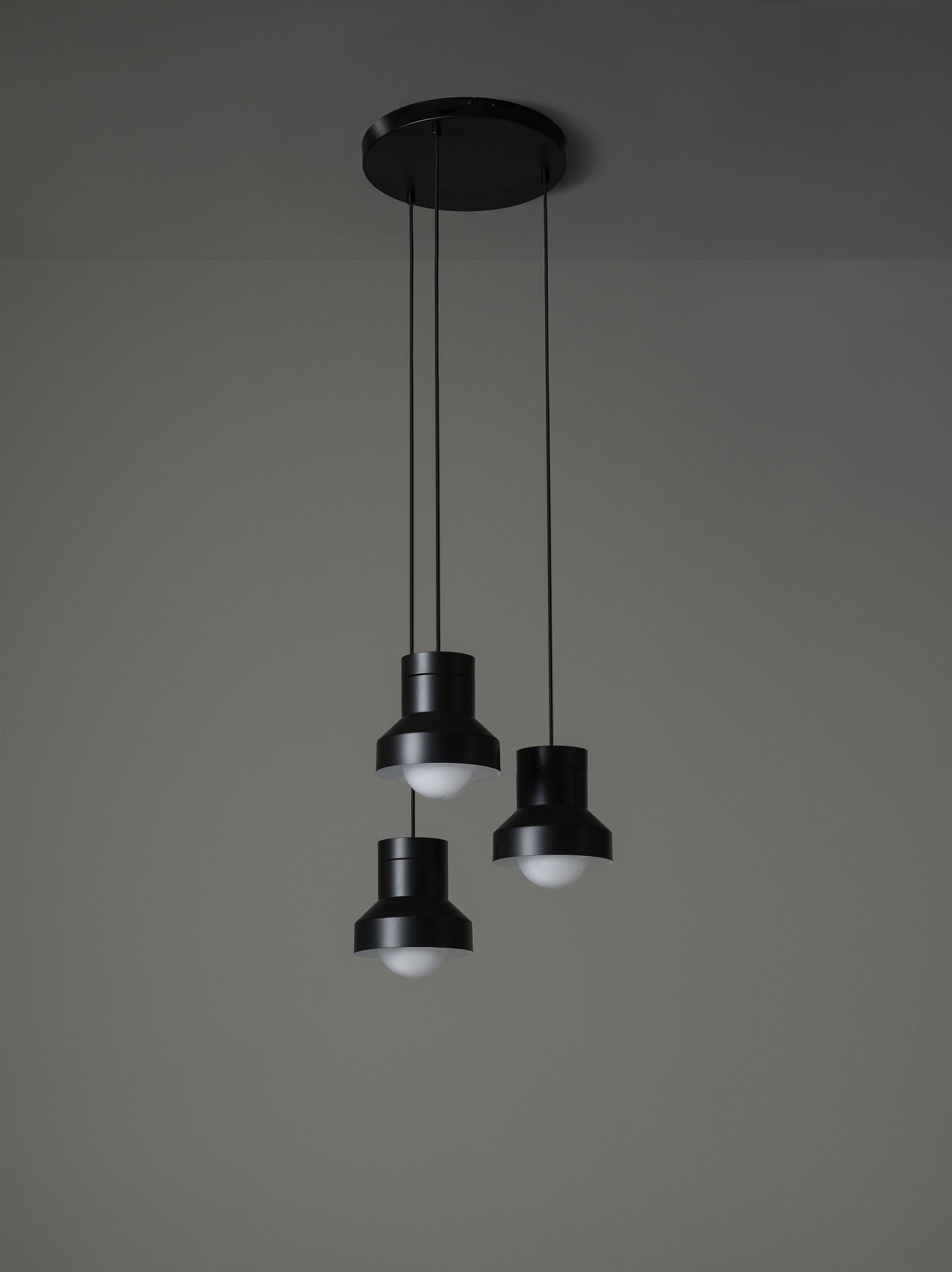 Pendant 45 Black / One Size
