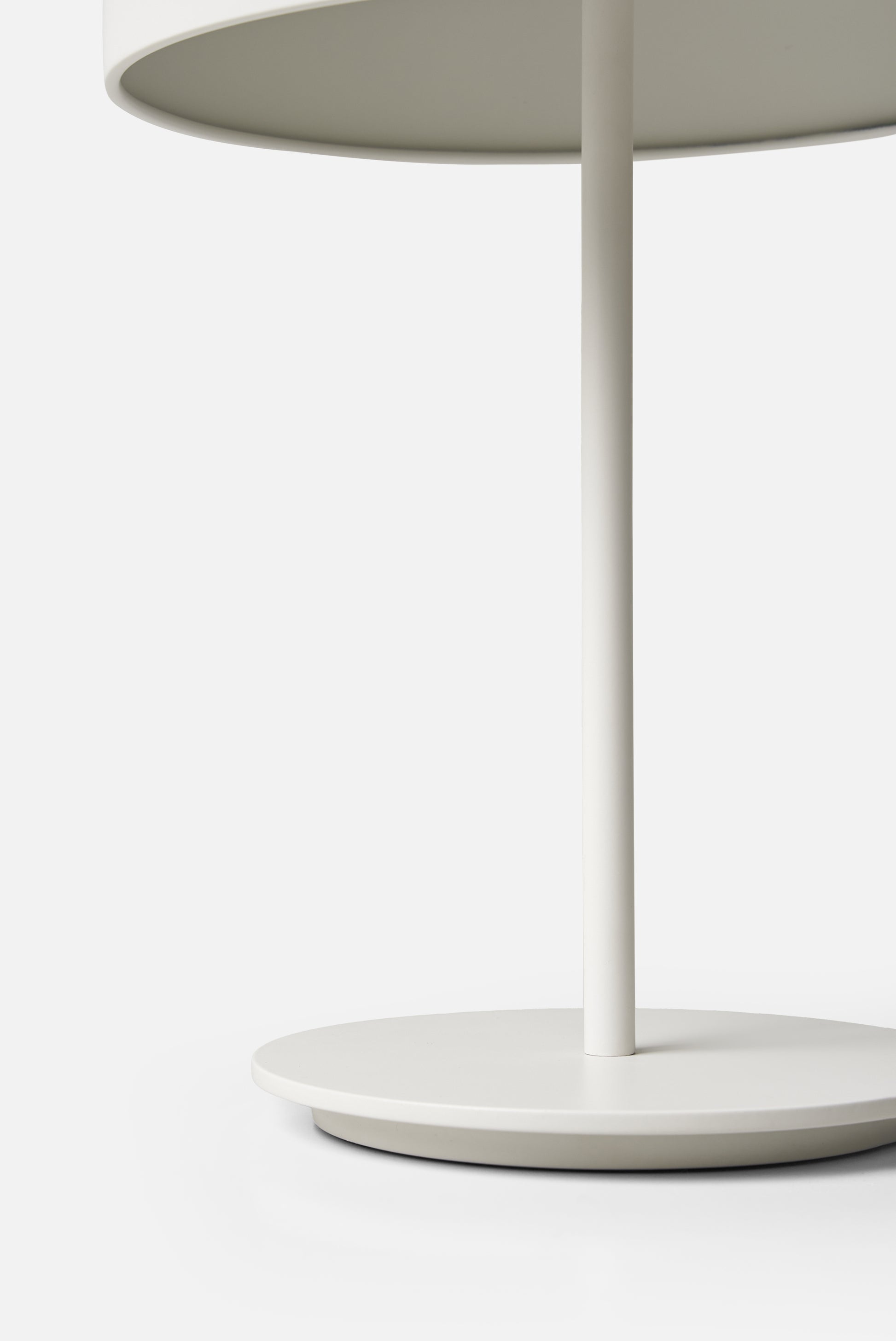 Pin Table Lamp White / One Size