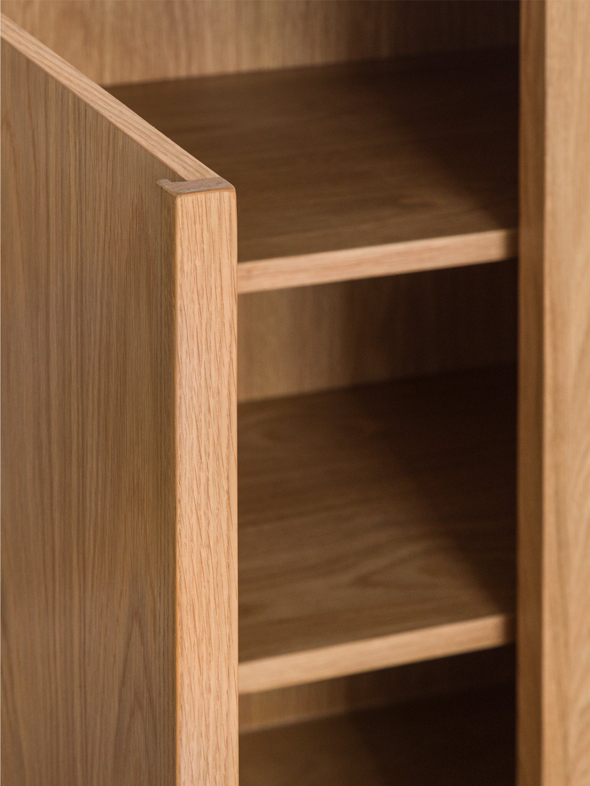 Craft Cabinet Oak / Low