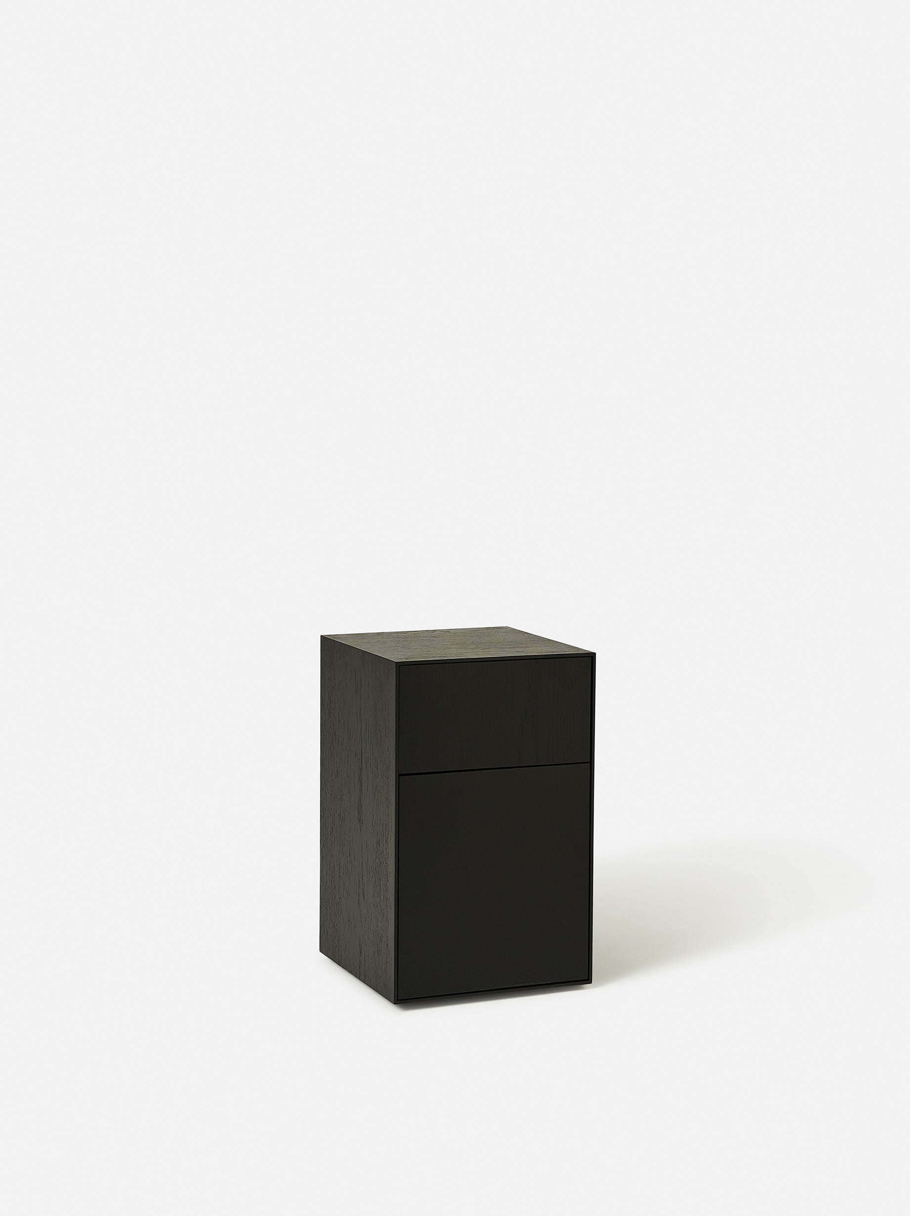 Plinth Bedside Right Hand Black / One Size/Right Hand