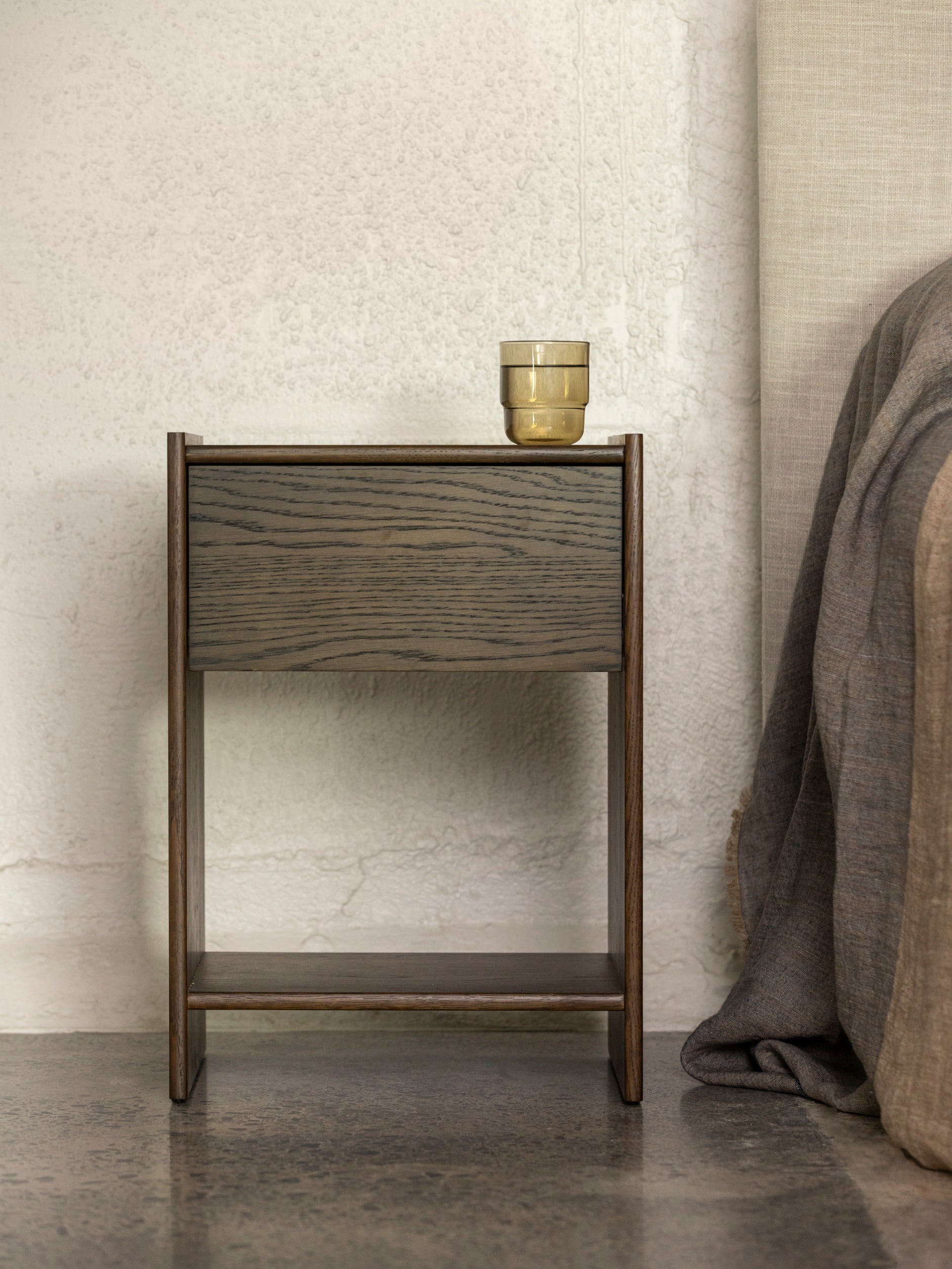 Switch Side Table Smoked Oak / One Size