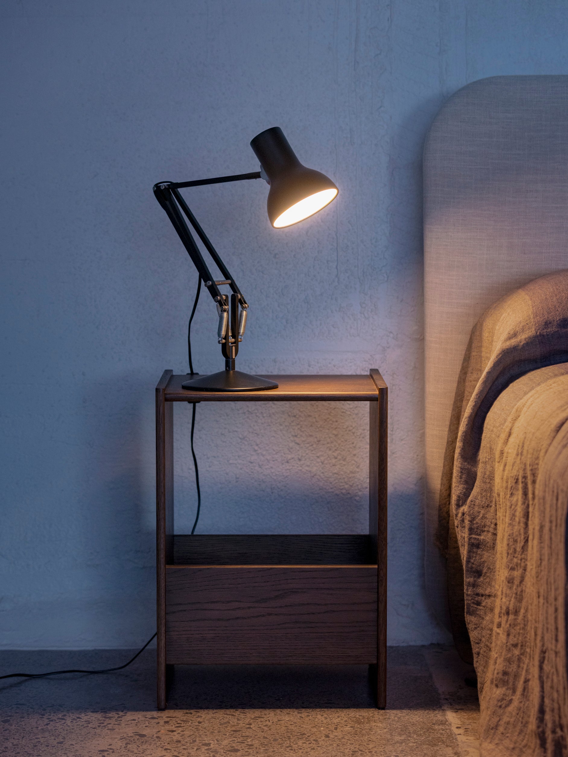 Switch Side Table Smoked Oak / One Size