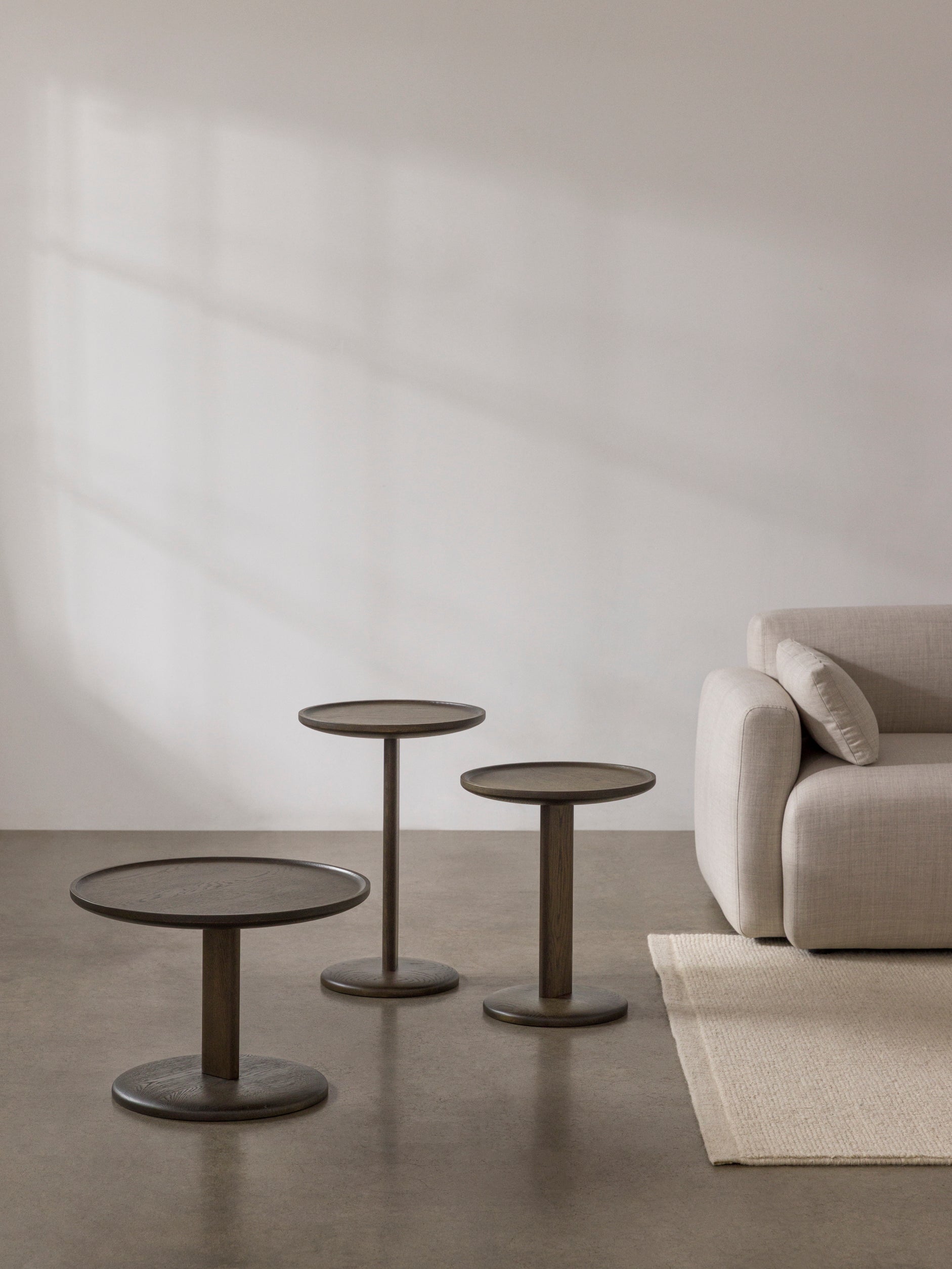 Lily Side Table Smoked Oak / Medium